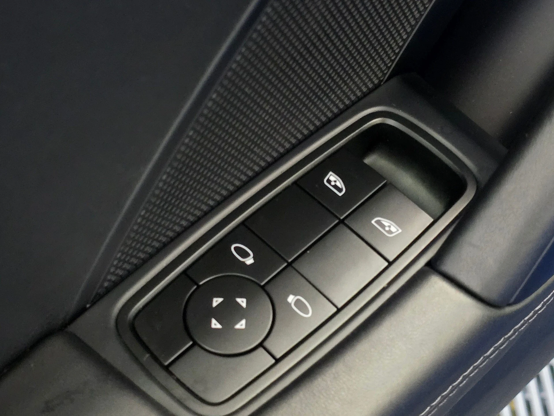 mph030_3760540128_b5ef268401b02fec29e60cce7c844233x_5032e44754