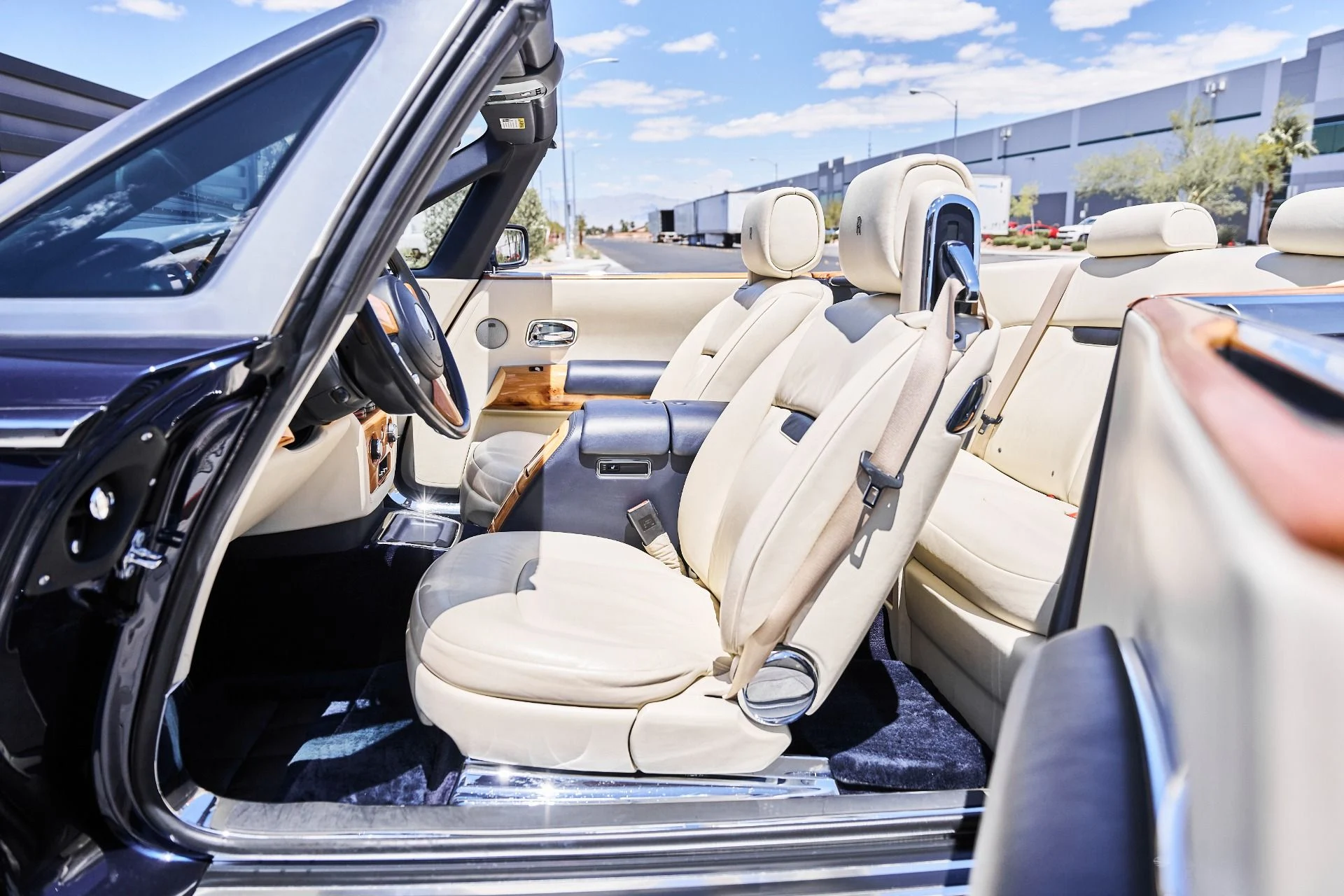 mph030_3762071939_Used_2009_Rolls_Royce_Phantom_Drophead_Coupe_Base_1779209668_b63f96846f