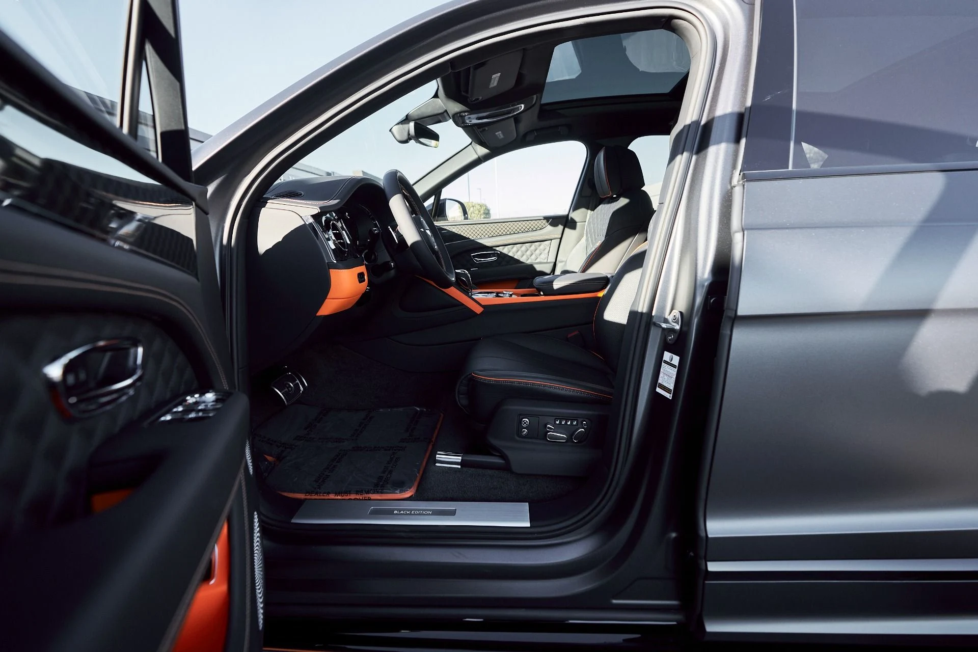 mph030_3768525483_Used_2025_Bentley_Bentayga_S_Black_Edition_1764904184_2bfe989a24