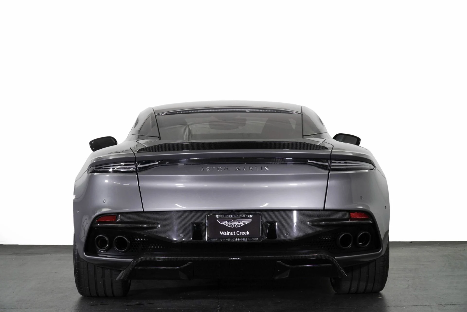 mph030_3768944768_Used_2020_Aston_Martin_DBS_Superleggera_1767029161_2442b14fdb