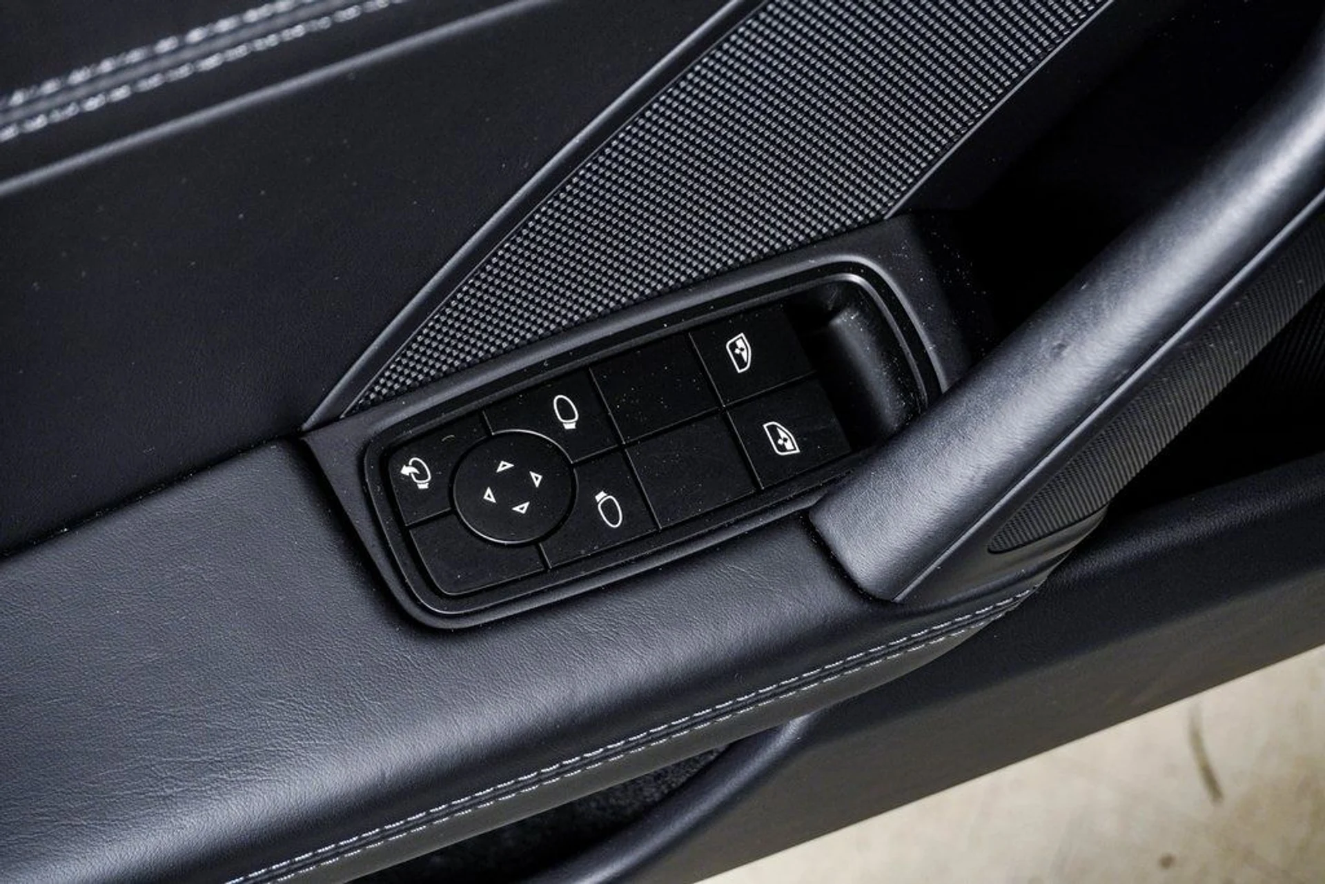 mph030_3777501914_f5ca6701359cf130e9a384947c3736d1x_084c0825c3