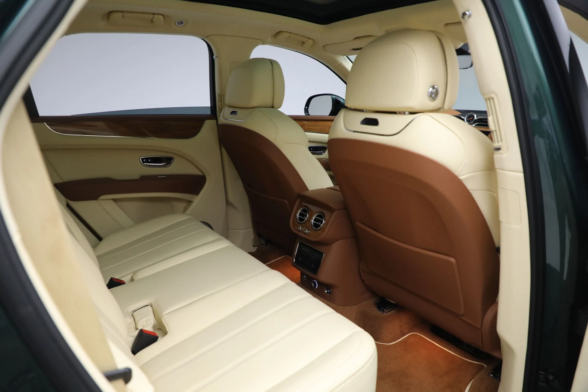 mph030_3780169673_Used_2023_Bentley_Bentayga_V8_84cdc27d4a