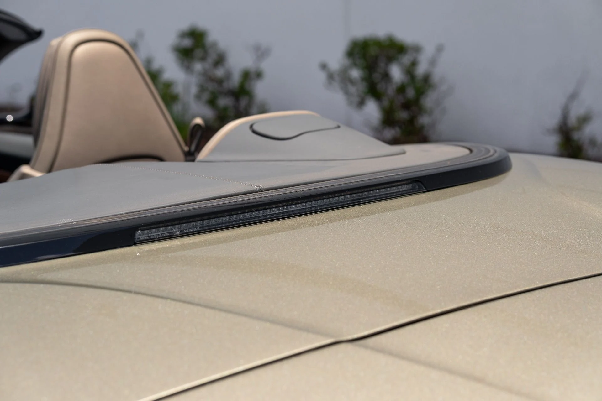 mph030_3812442677_Used_2024_Aston_Martin_DB_12_Volante_1777693541_d6a7adc8f0