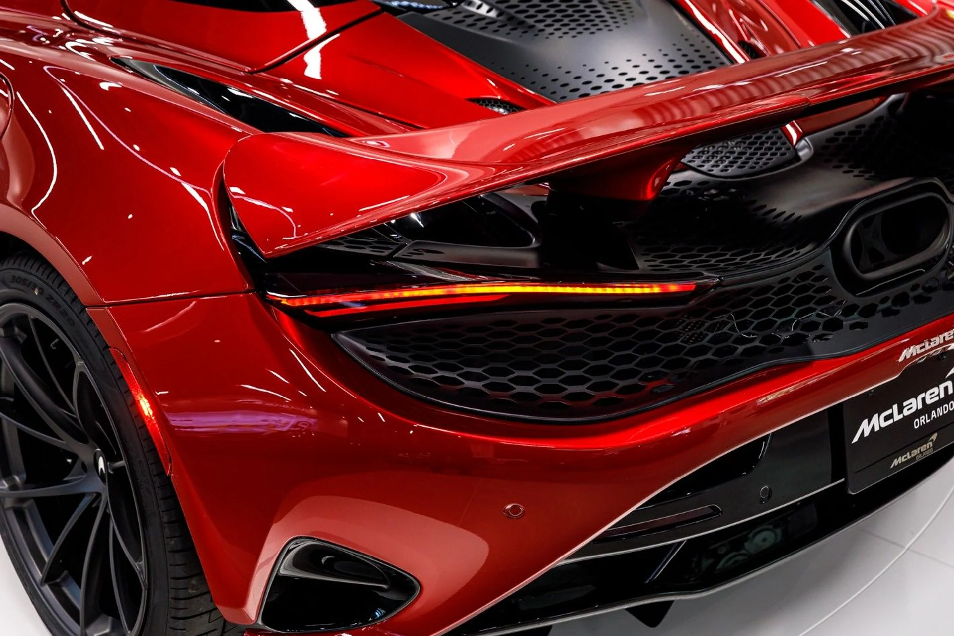 mph030_383142701_677_p31_l_21566120ad