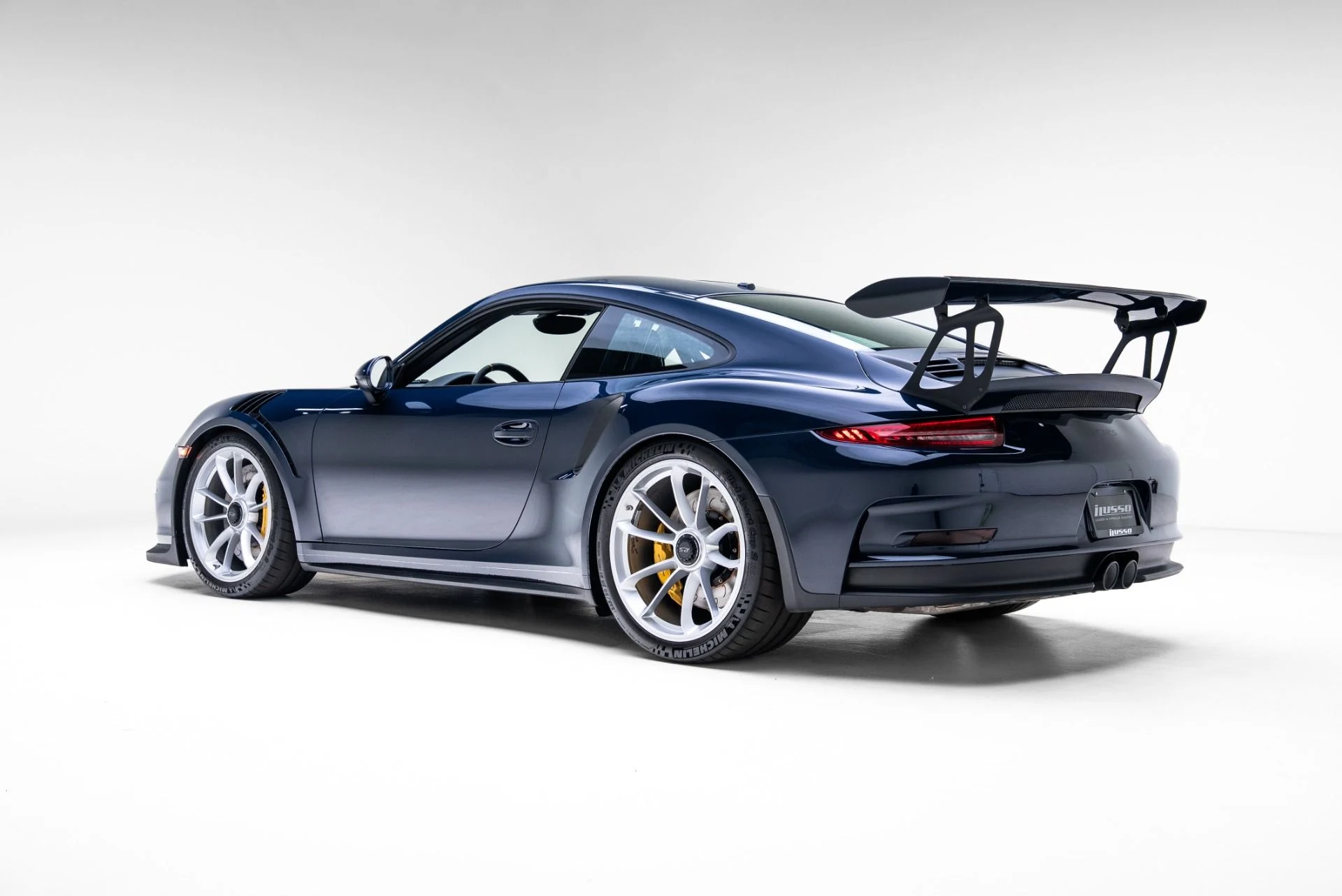 mph030_3835671580_Used_2016_Porsche_911_GT_3_RS_1774462832_2a93cd8916