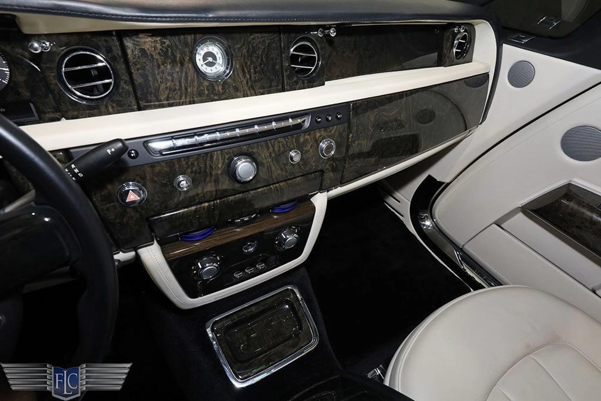 mph030_38364604_used_2013_rolls_royce_phantom_drophead_coupe_9689_22223521_31_1024_d18a098fdf