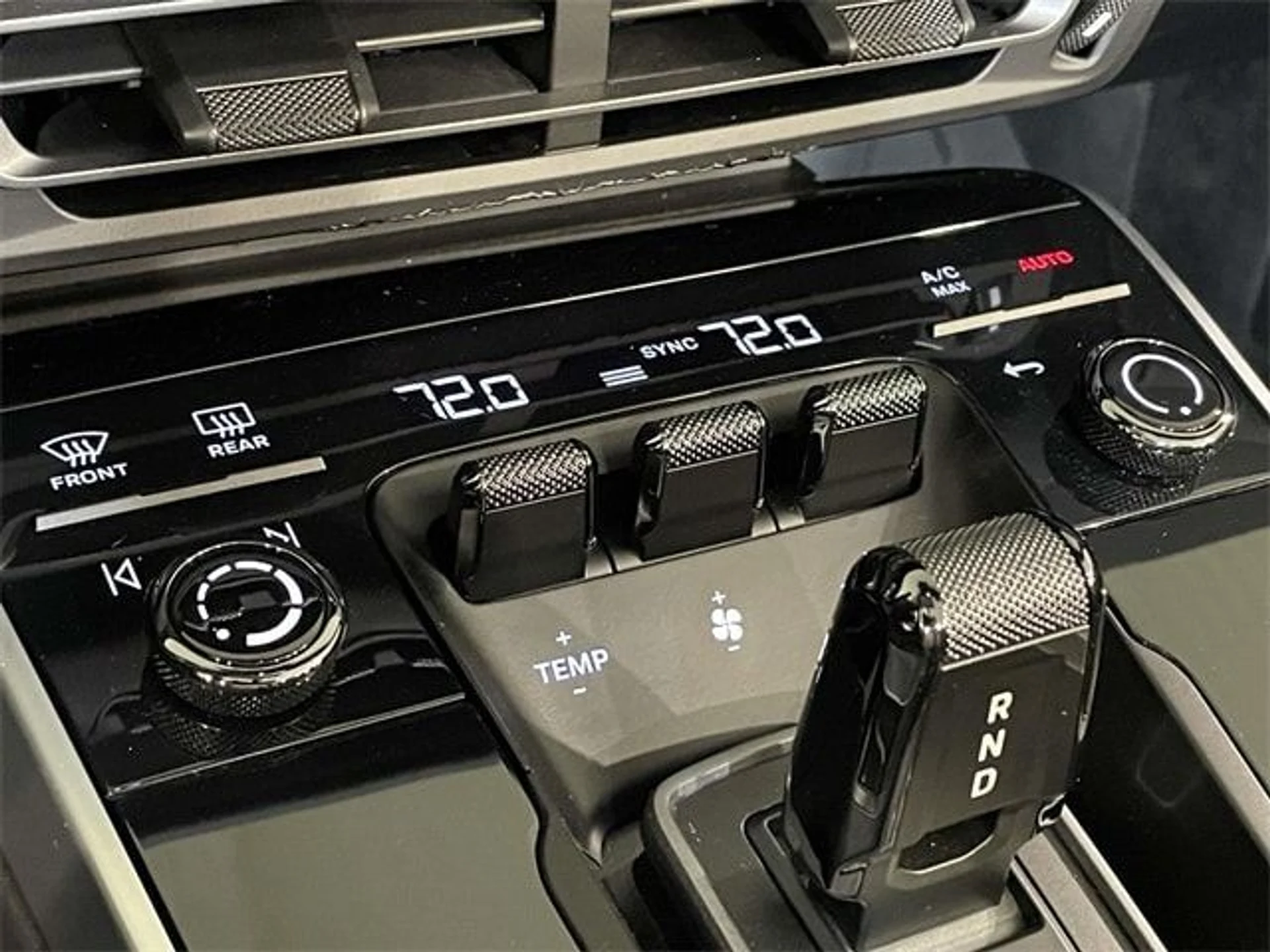 mph030_3850261750_201002c28dbf780584df4d784e448d30x_427c713259