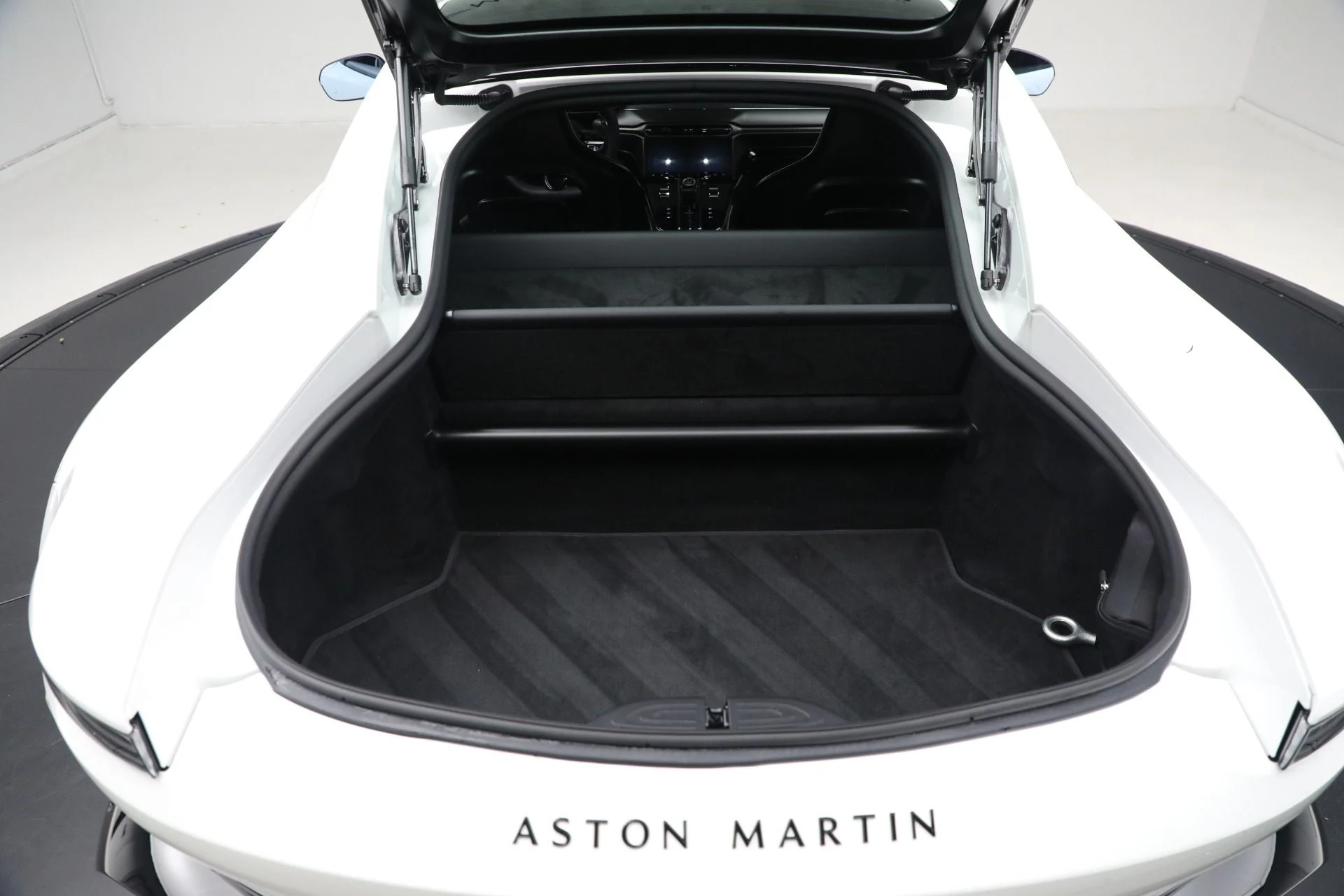mph030_3850886318_New_2025_Aston_Martin_Vantage_d9938b4a75