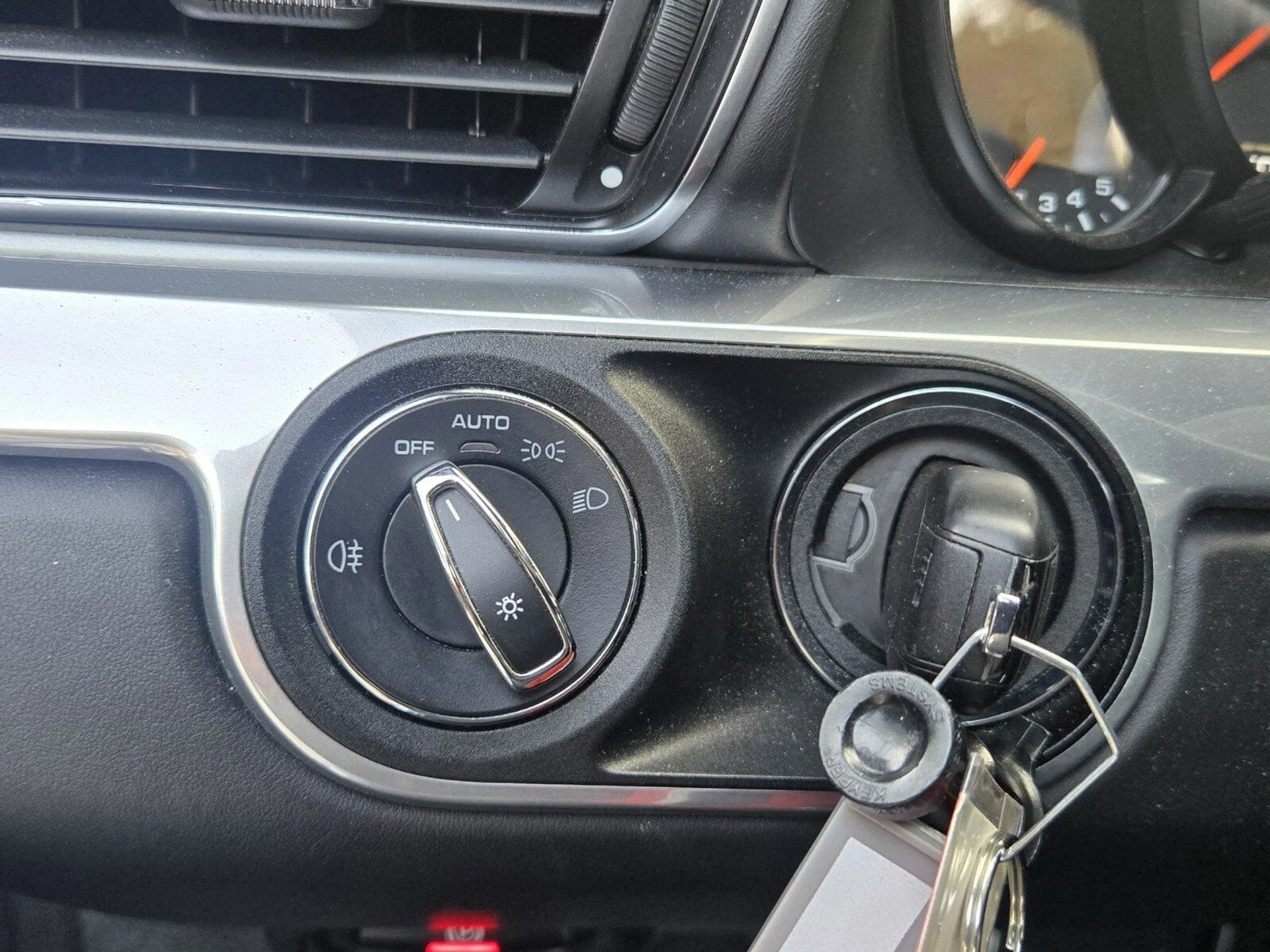 mph030_3869657198_92d95d774e8016b305ebfdacd3117710x_fb99425ac8