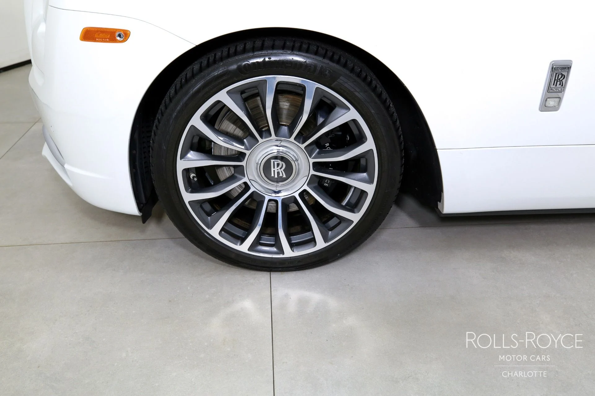 mph030_3877825661_Used_2020_Rolls_Royce_Dawn_1754585751_3dfbc1cd35