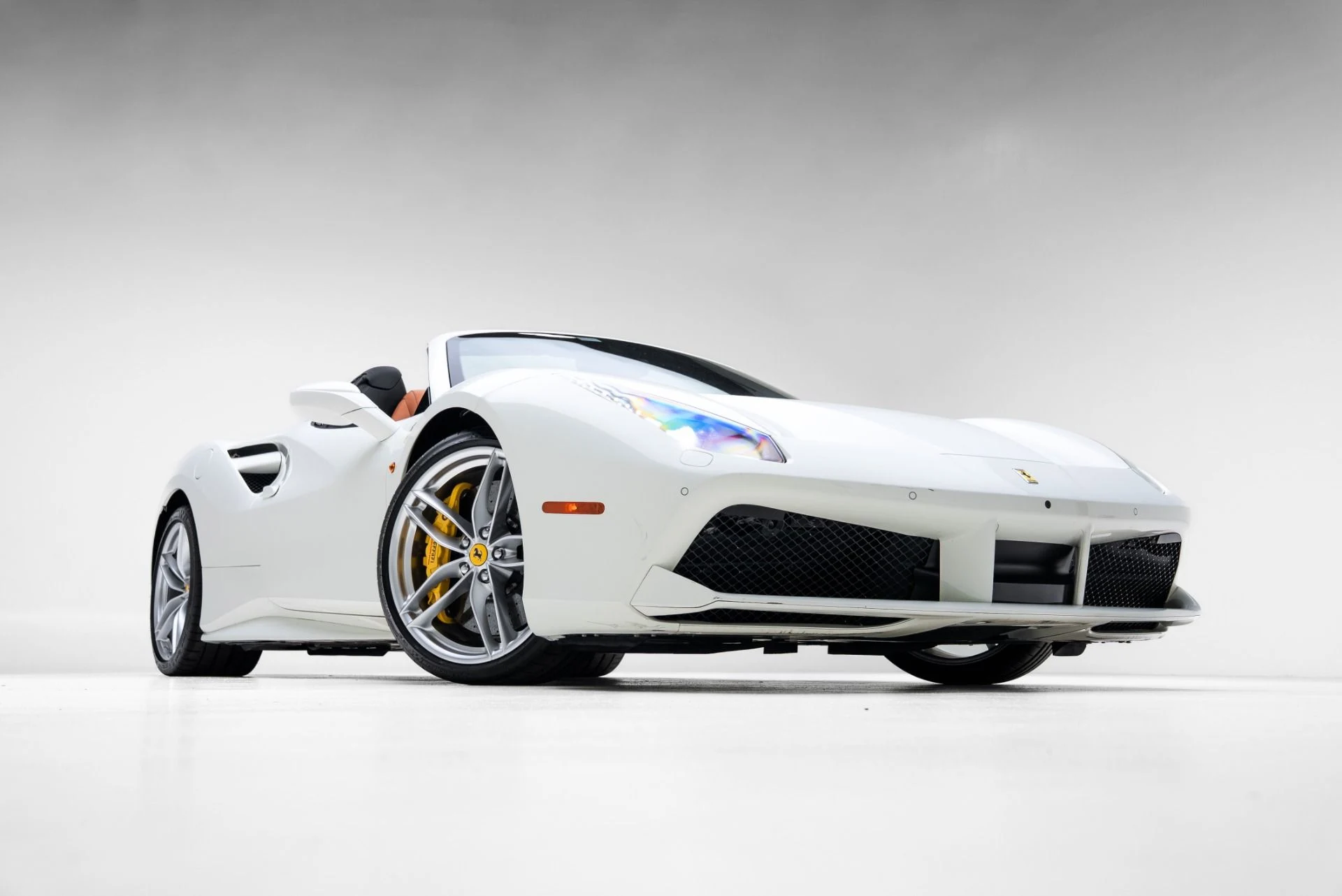 mph030_3877853235_Used_2018_Ferrari_488_Spider_1774383951_55404db34f