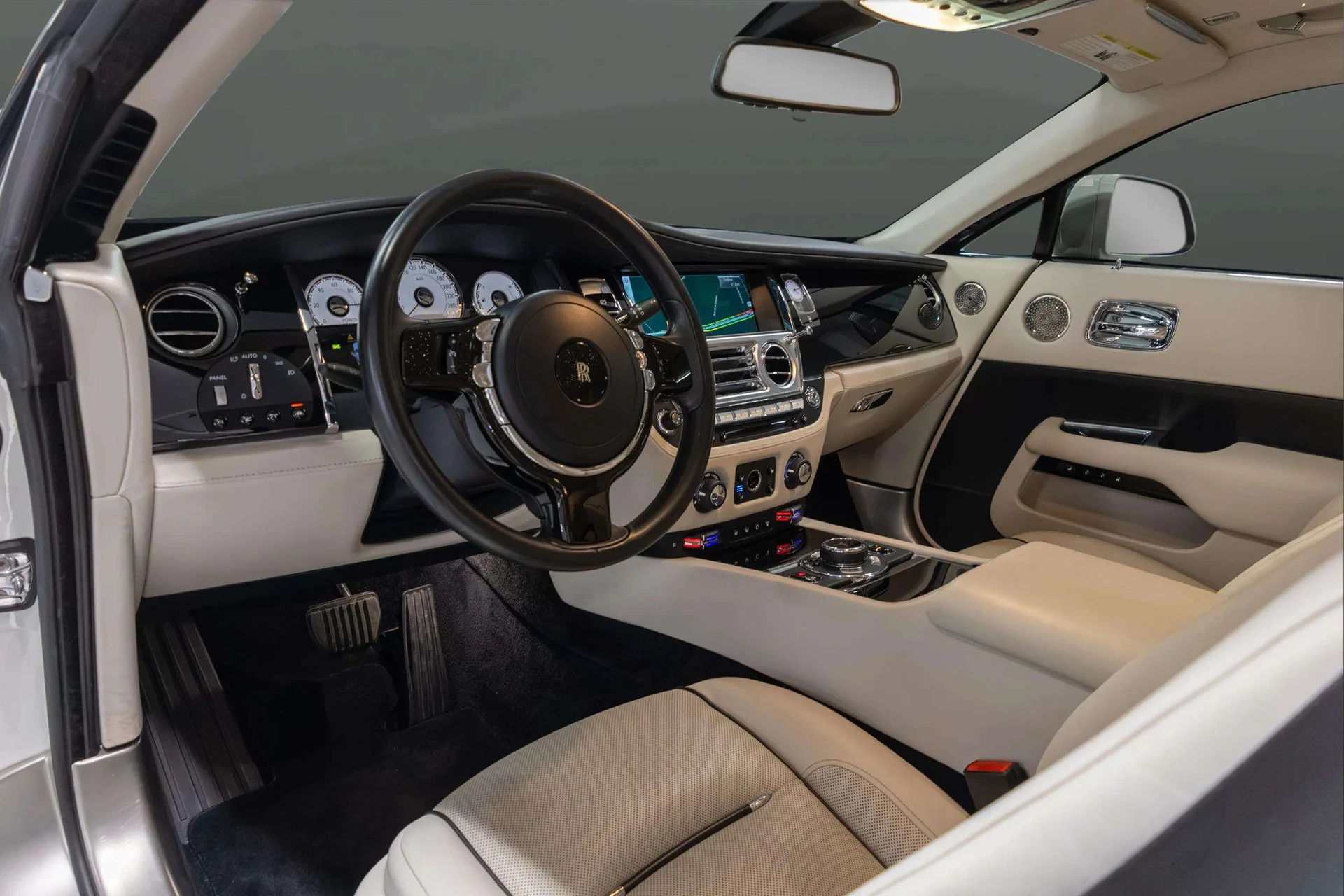 mph030_3877944927_dfa55ffa_8f95_4f15_b51f_5a17e67b2e21_201720_Rolls_Royce20_Wraith2028_SCA_665_C56_HUX_8653929_31_7853a9352a