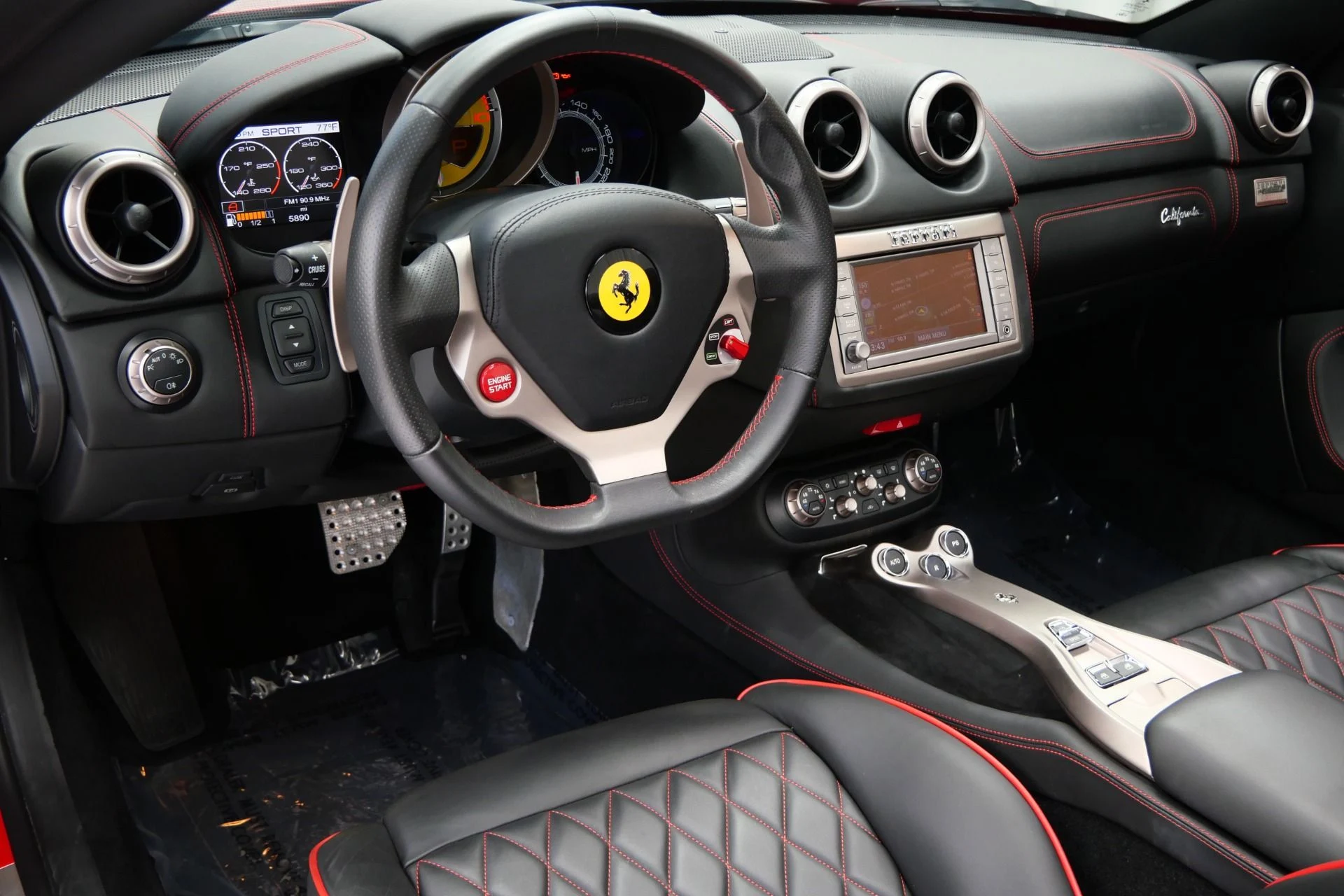 mph030_3886796720_Used_2011_Ferrari_California_1753808084_8d0ce63ade