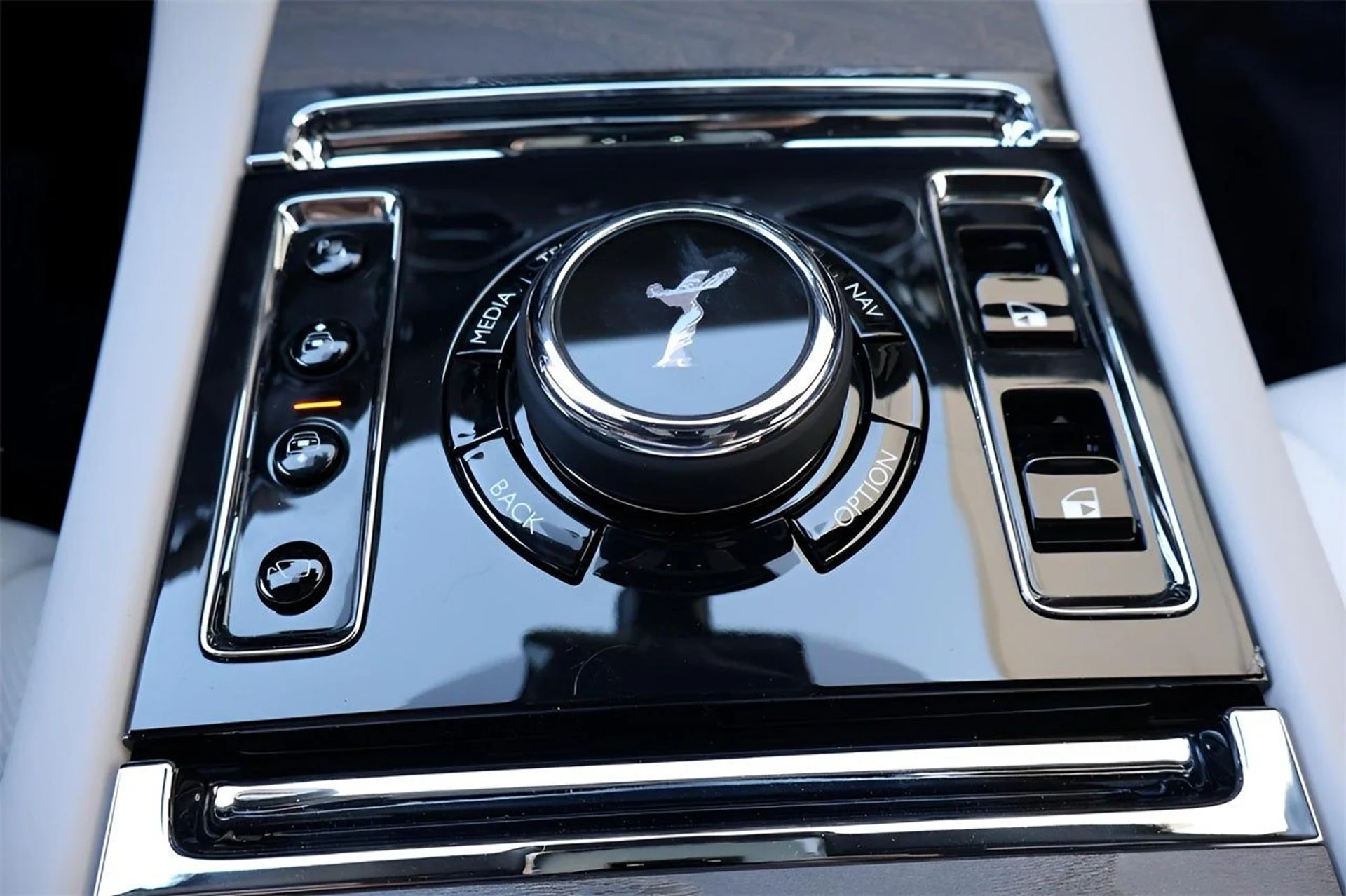 mph030_3893343863_31_4e79cf3b36