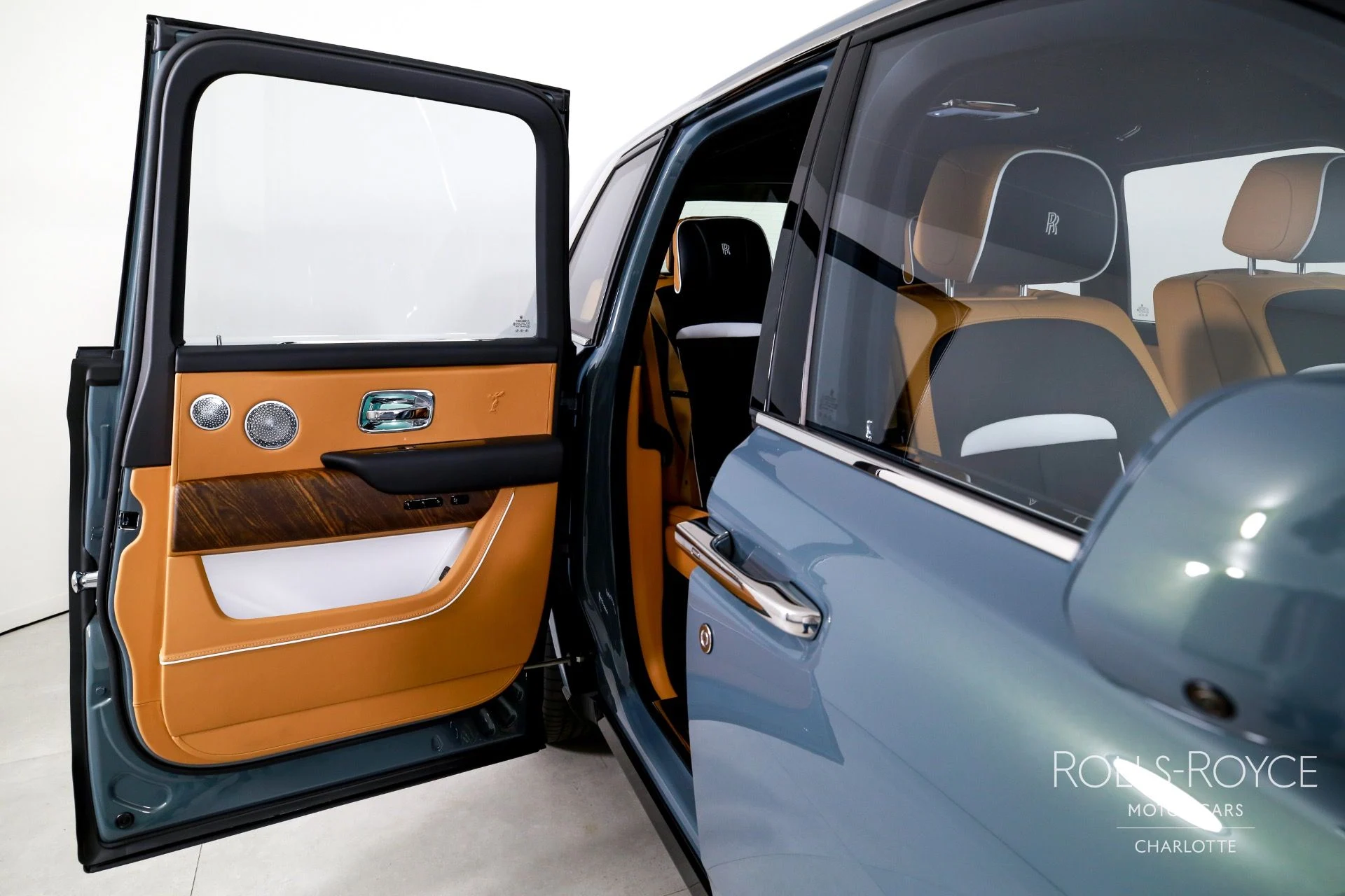 mph030_3898110325_Used_2025_Rolls_Royce_Cullinan_1759510735_6173c84c2d