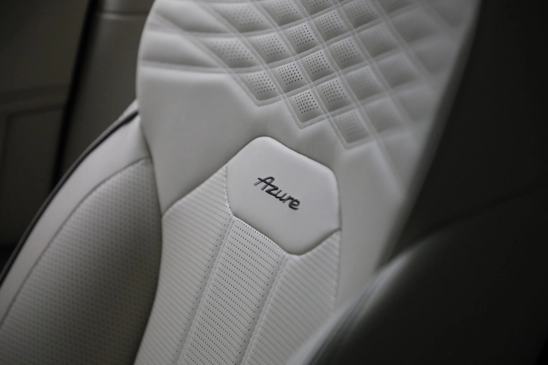 mph030_3899091389_Used_2024_Bentley_Bentayga_EWB_Azure_V8_92e8360ce5