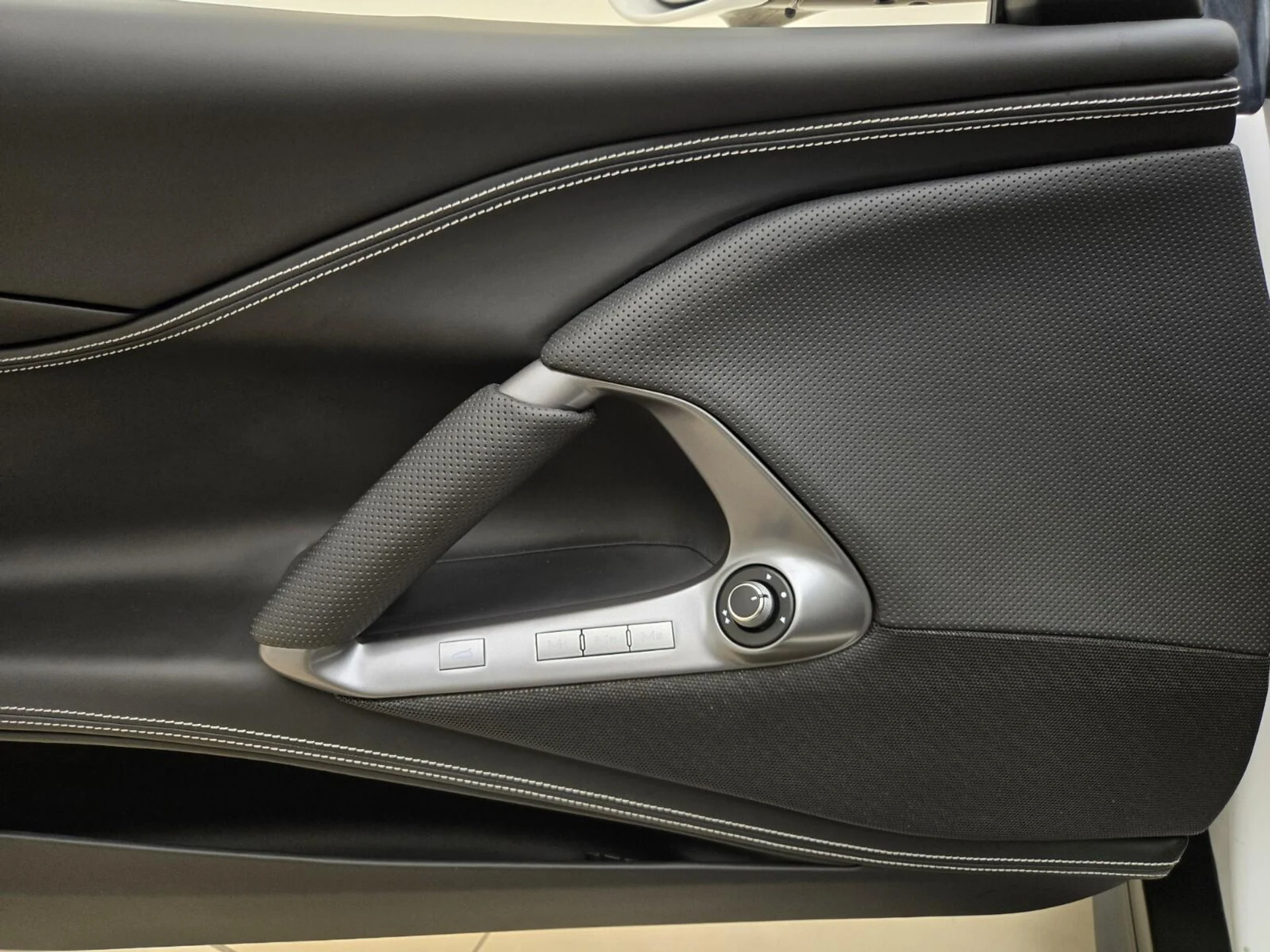 mph030_3900451372_Used_2022_Ferrari_812_GTS_1765263634_8097b72cfb