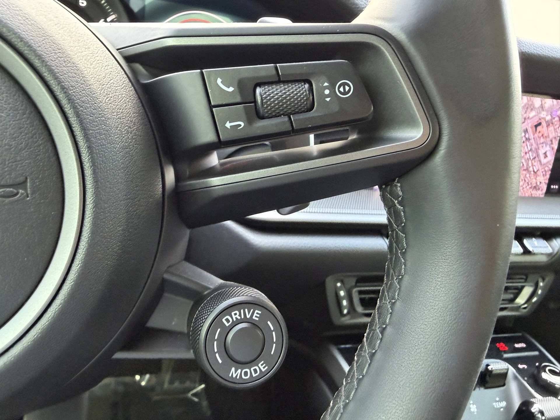 mph030_3902422343_8ecb585763141b9096eae75d9f09724ax_dafedb996e