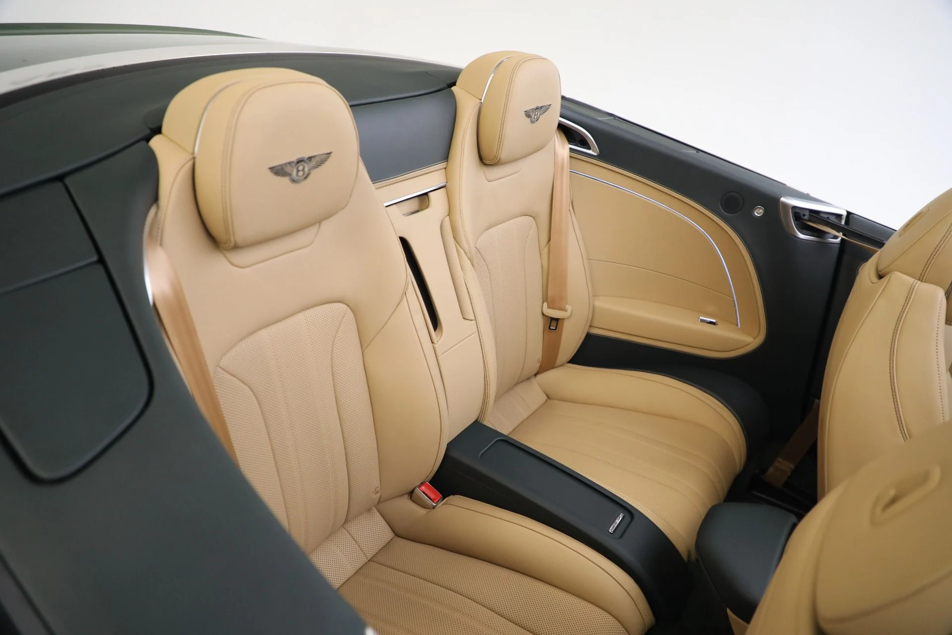 mph030_3903147377_New_2024_Bentley_Continental_GTC_V8_5dc3b5a871
