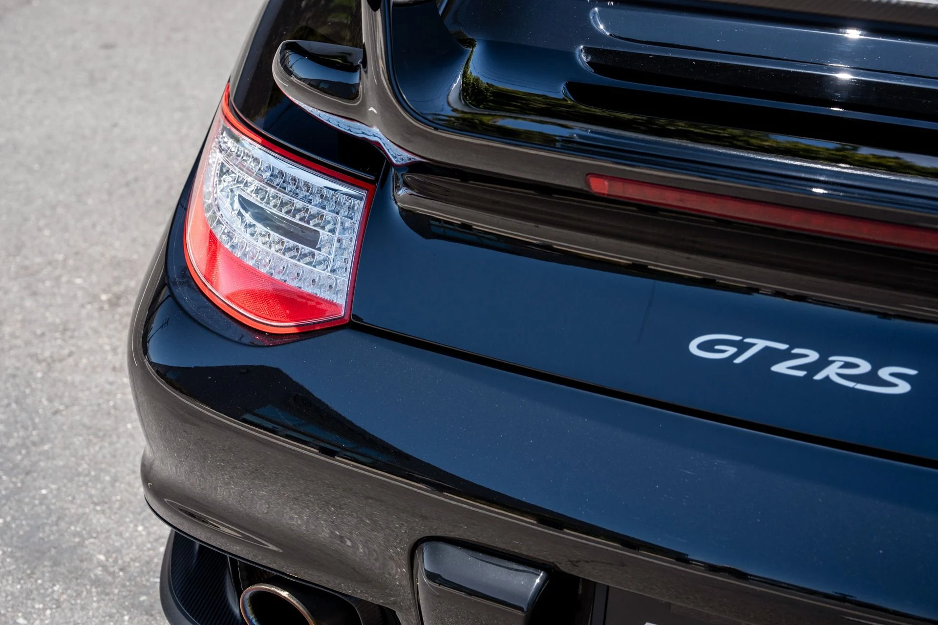 mph030_3905693888_Used_2011_Porsche_911_GT_2_RS_1752601698_bd1320ecb7
