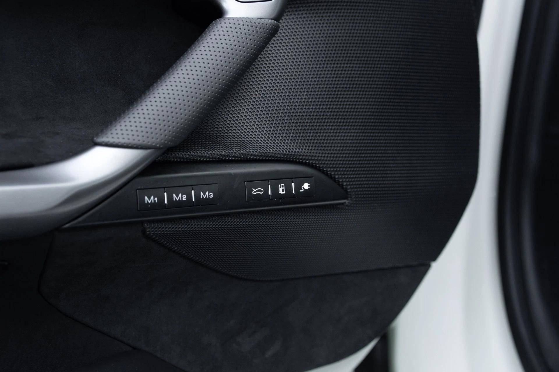 mph030_3909327709_Used_2025_Ferrari_296_GTB_1761682901_778e2e069e