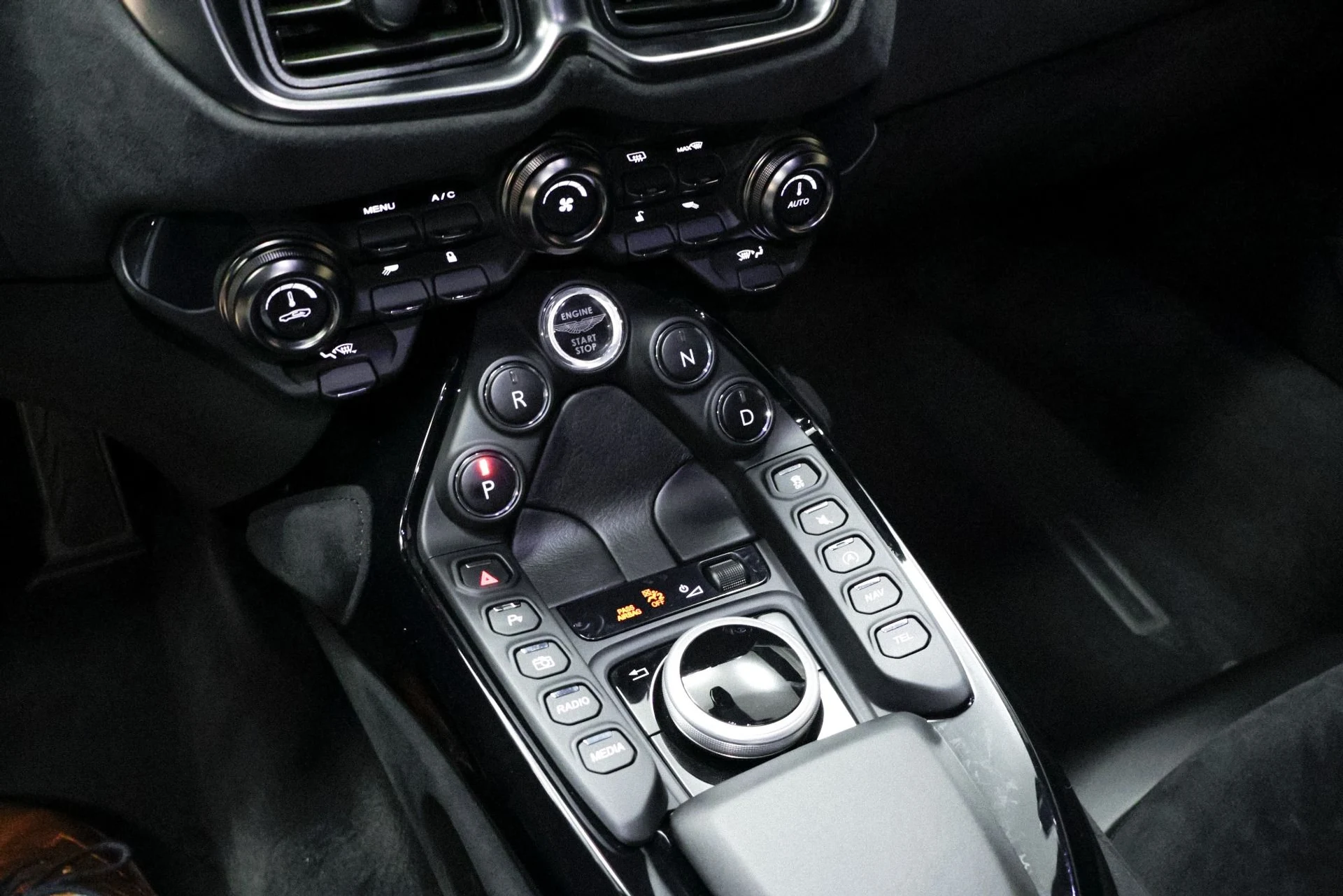 mph030_3925233321_Used_2019_Aston_Martin_Vantage_1760536452_d7df7a94a5