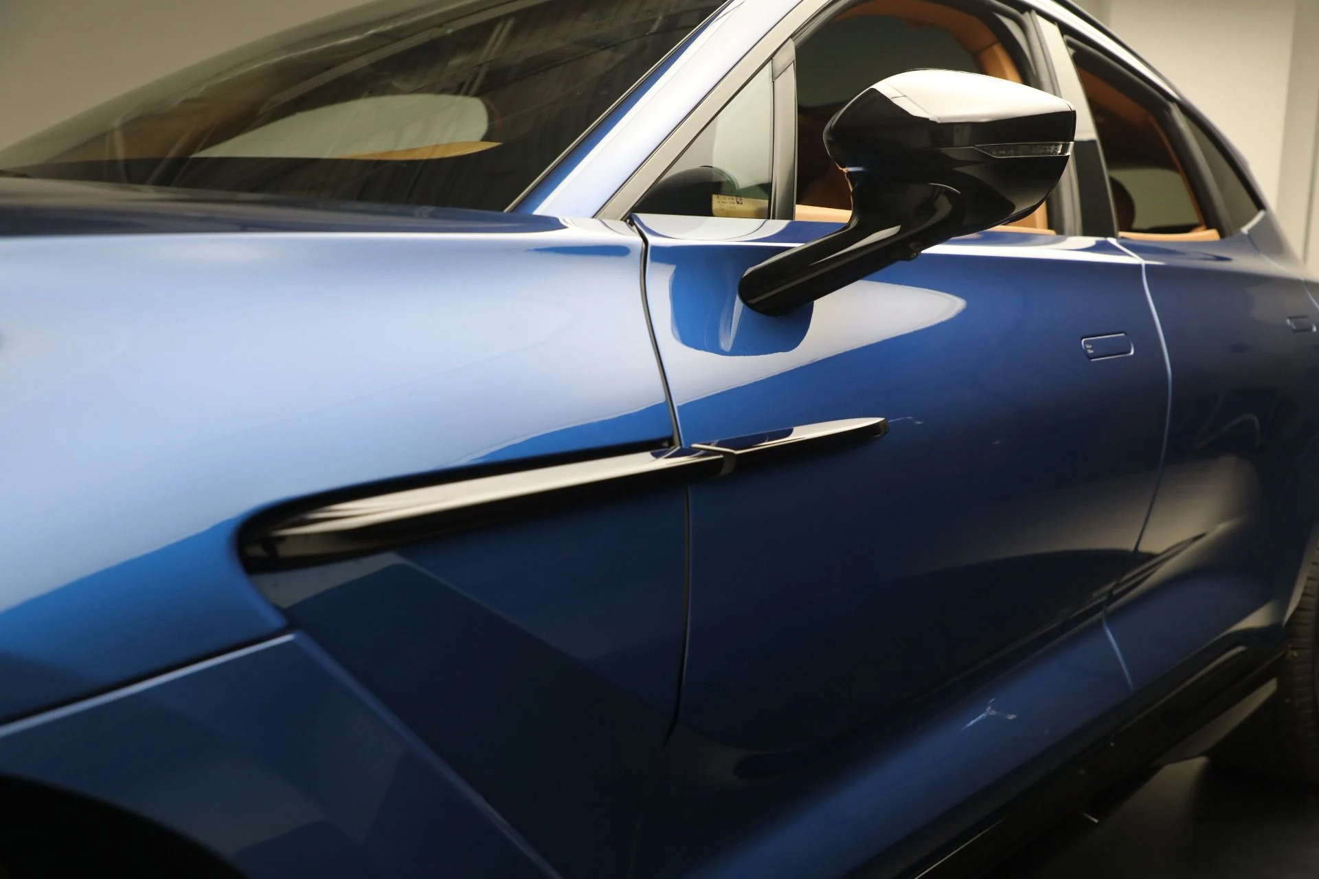 mph030_3925386034_New_2025_Aston_Martin_DBX_707_604b1c1fdc