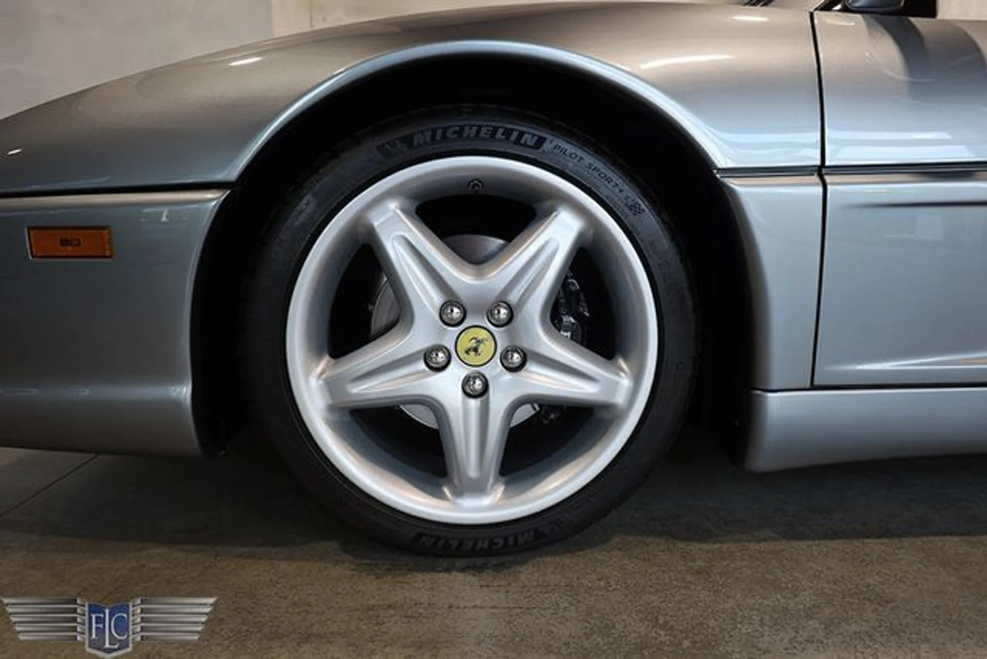 mph030_3926779977_used_1997_ferrari_f355_spider_9689_23055036_35_640_6435210a34