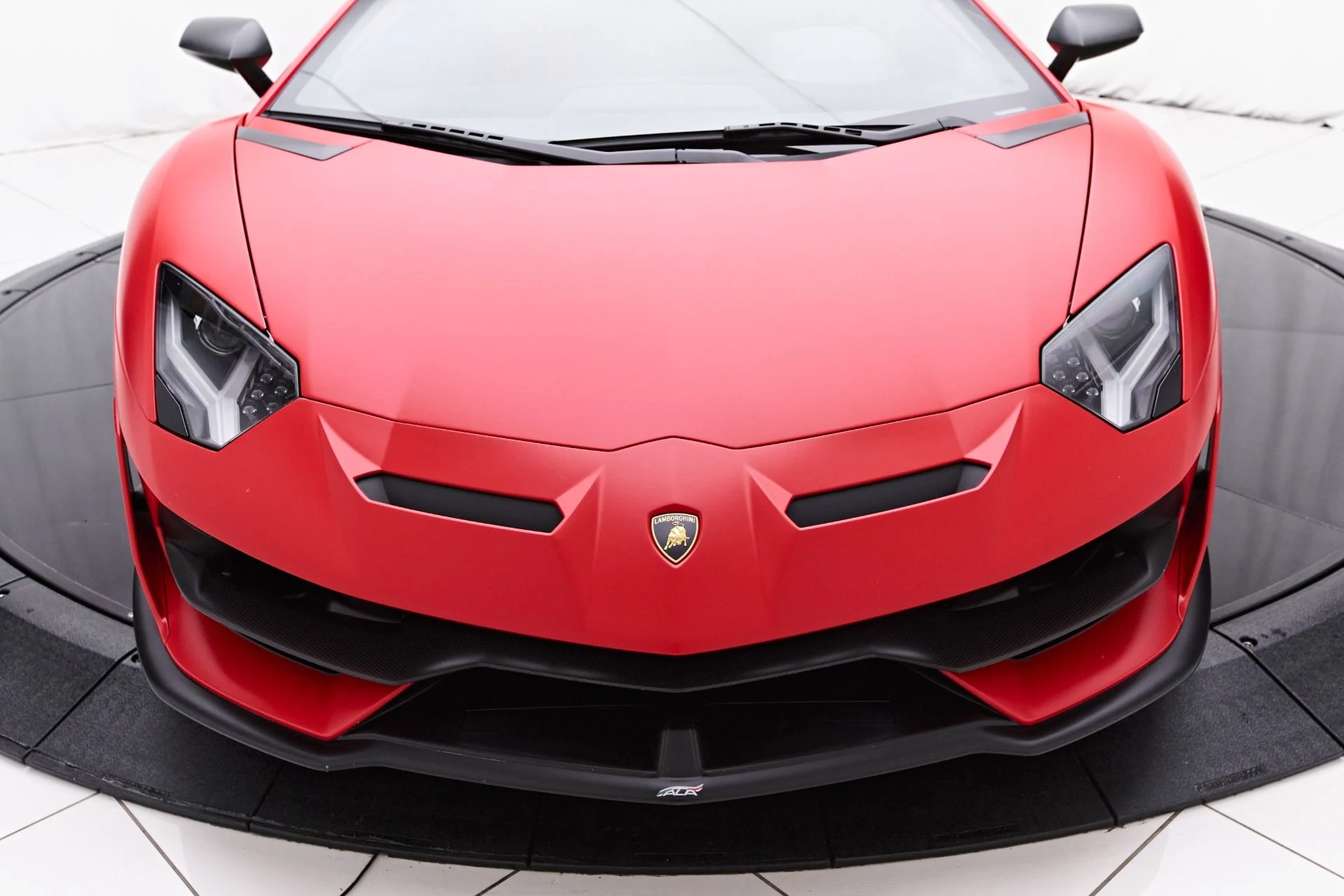 mph030_3950262539_Used_2019_Lamborghini_Aventador_SVJ_Base_1660667507_e35e6bcfb4