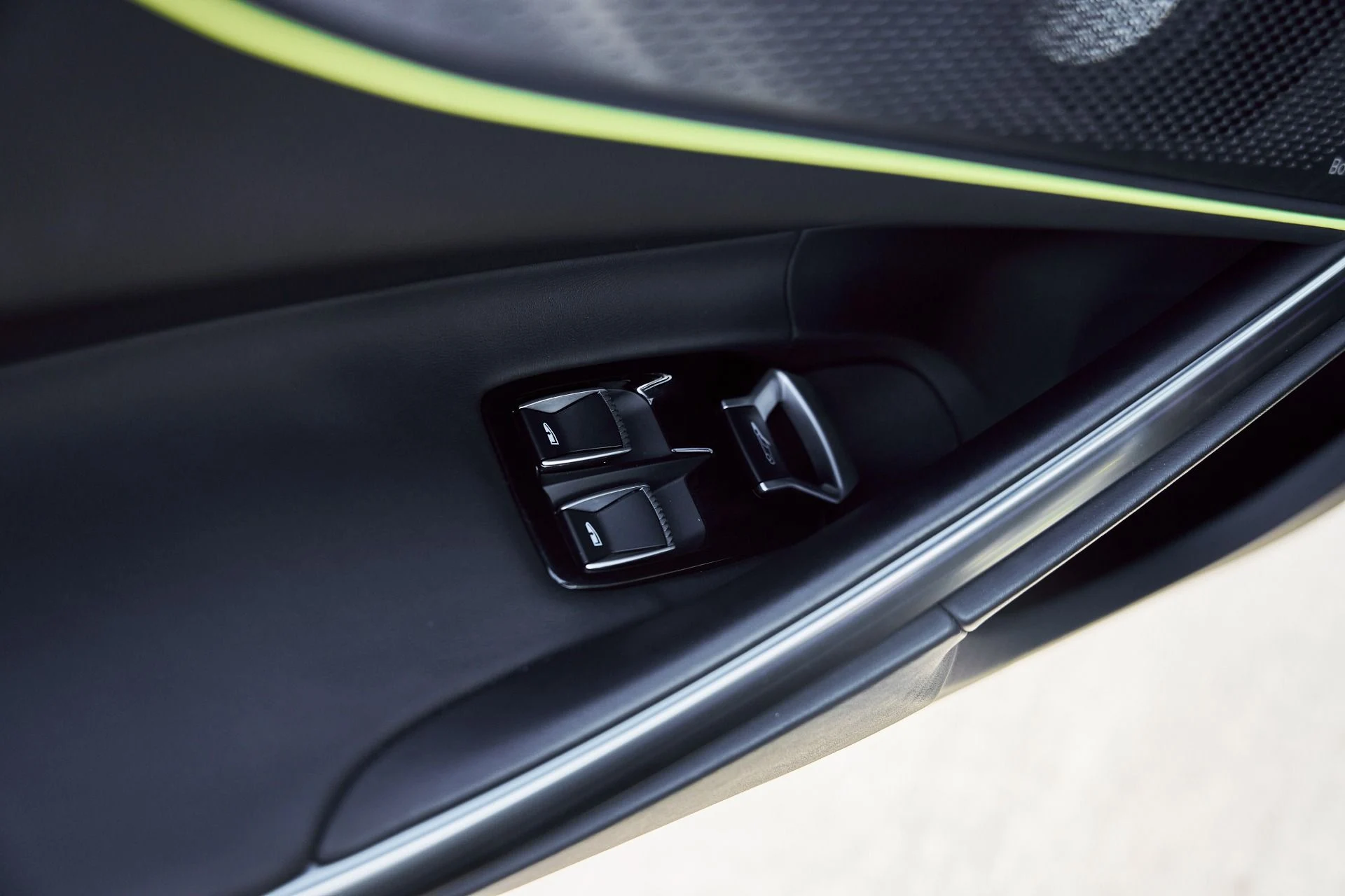 mph030_3958310399_Used_2025_Mc_Laren_Artura_Tech_Lux_1769825870_0a91a2649e