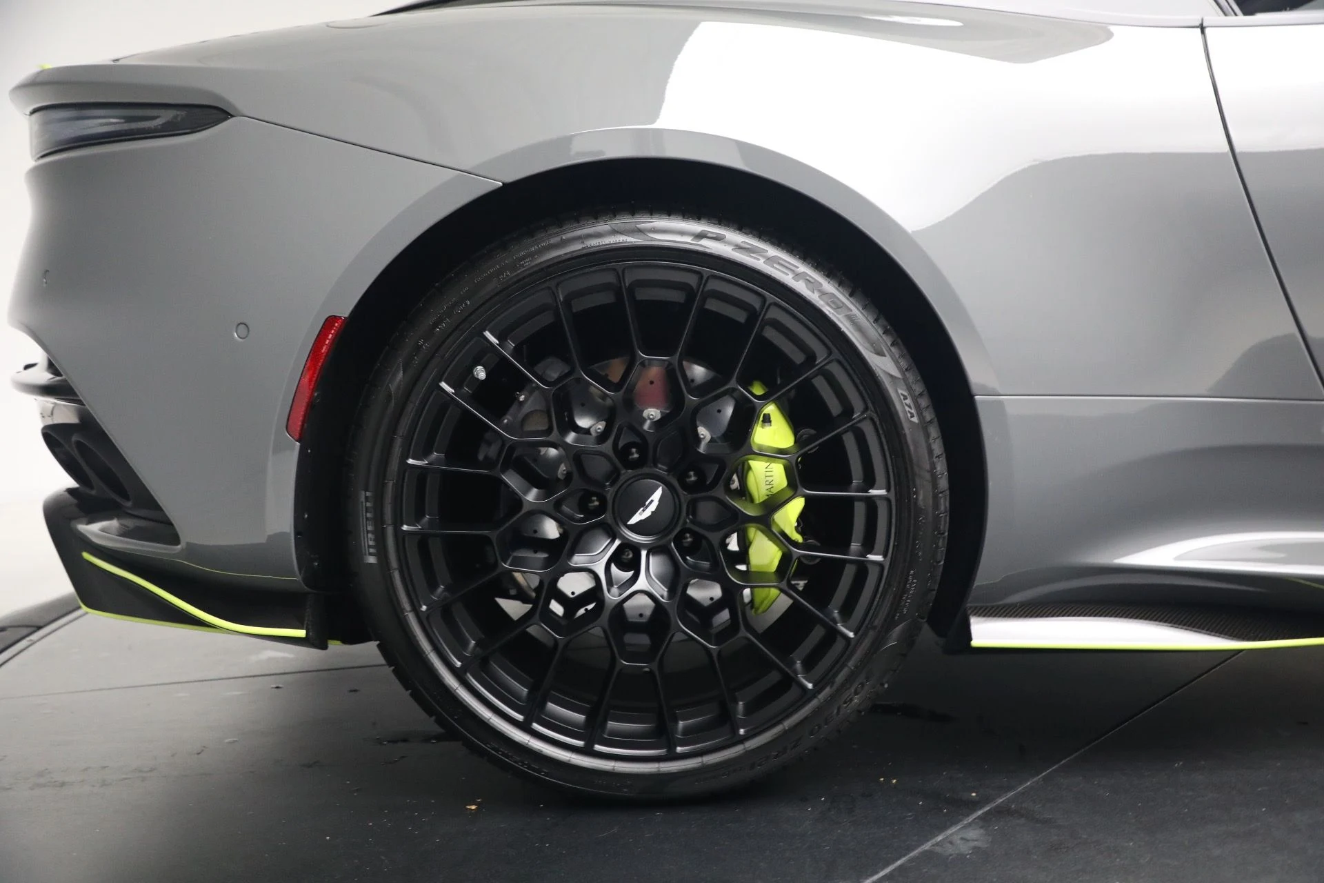 mph030_3964753648_Used_2023_Aston_Martin_DBS_770_Ultimate_1786363415_152886ca7d