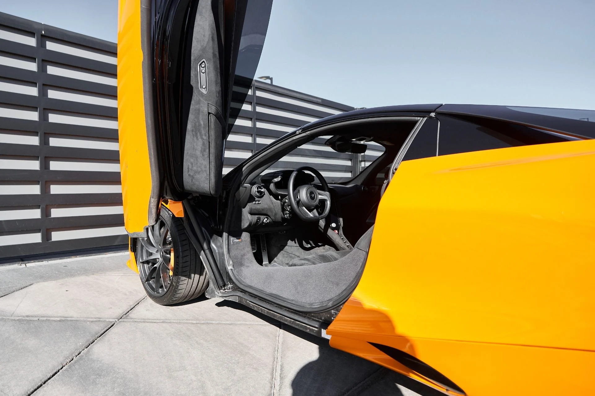 mph030_3971588799_Used_2024_Mc_Laren_750_S_Spider_1761608916_d09316ecd3