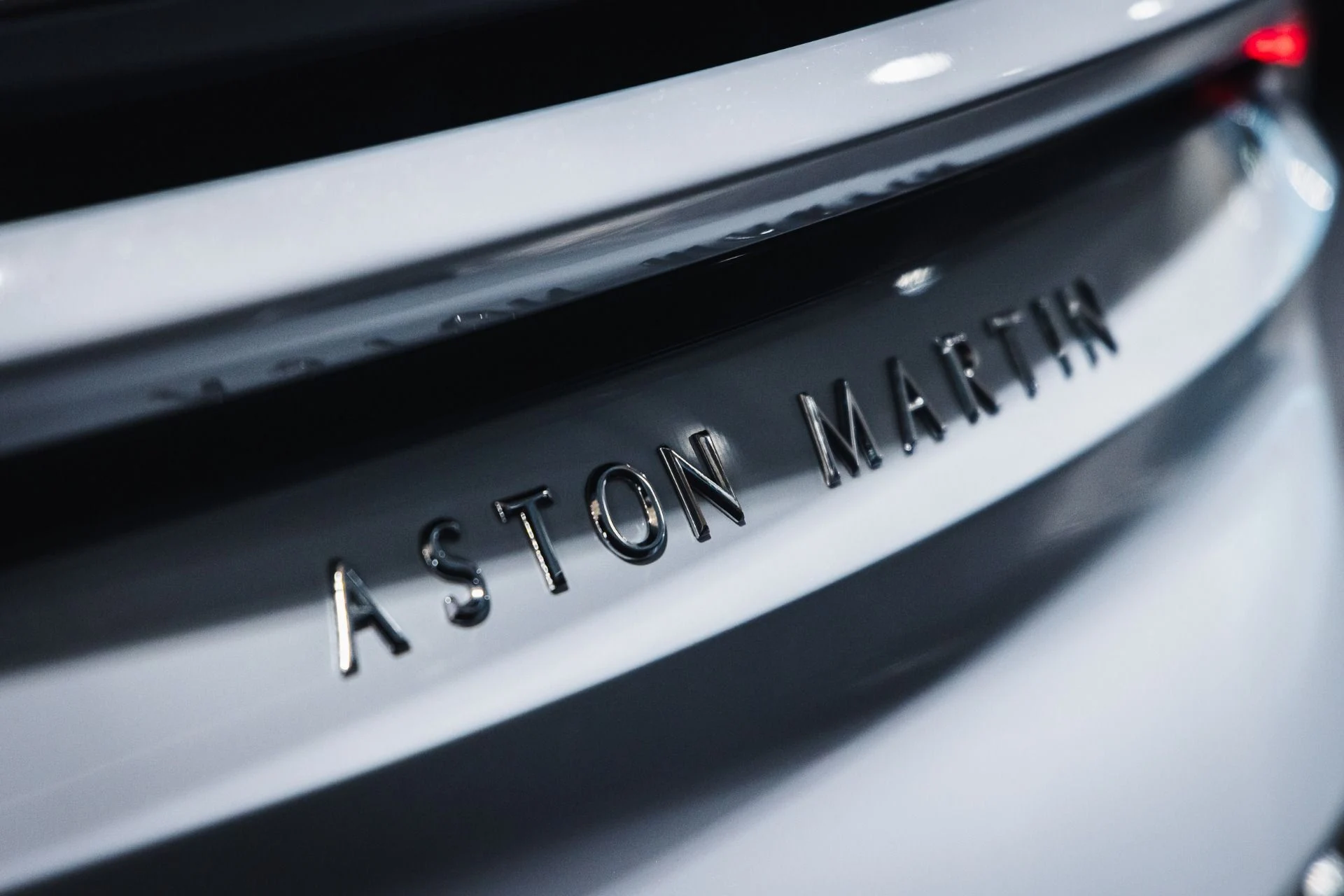 mph030_3973578647_Used_2019_Aston_Martin_DBS_Superleggera_370000_MSRP_CARBON_ROOF_1775436975_8dae9c20fe