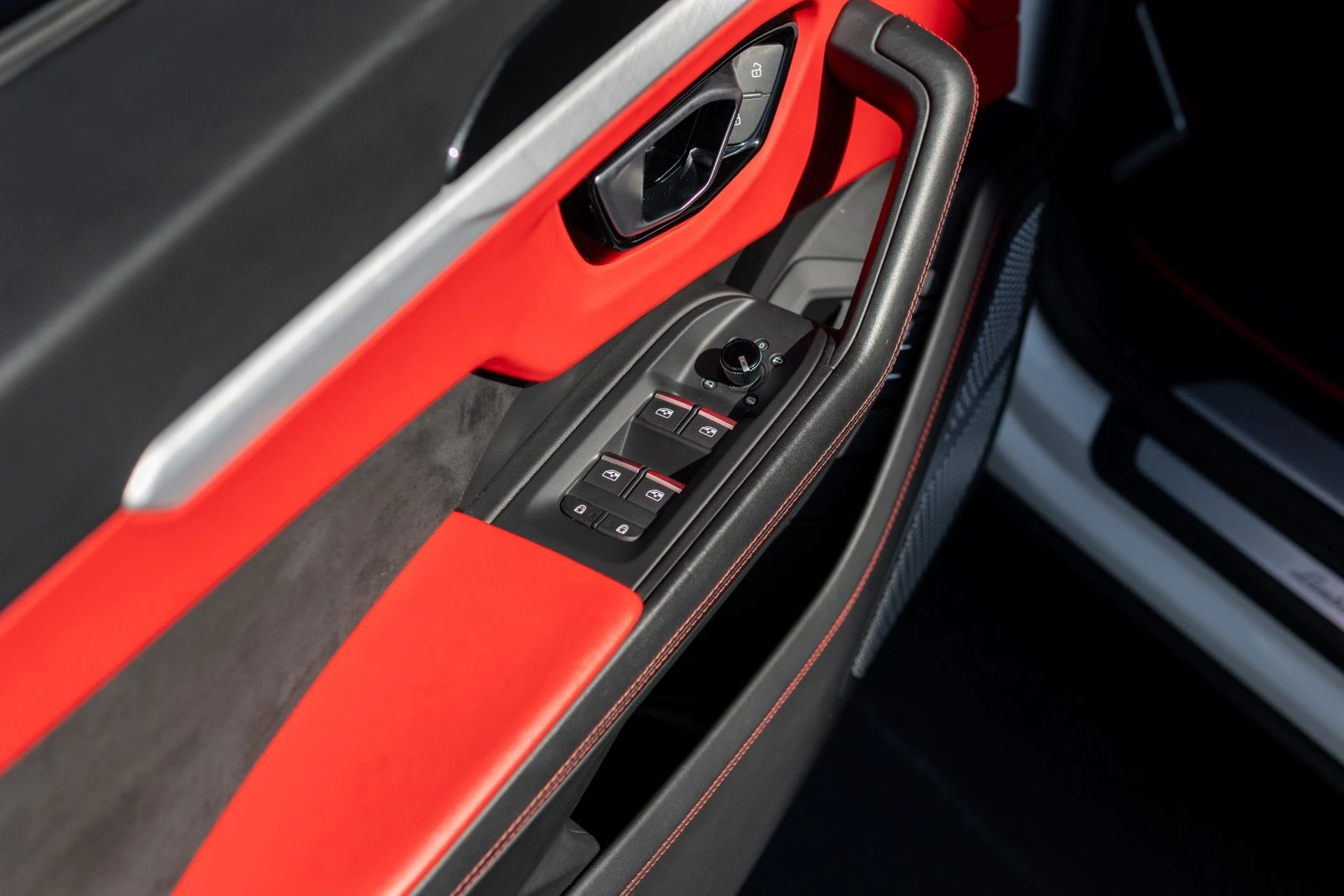 mph030_3978287053_Used_2021_Lamborghini_Urus_1767069879_cb3a0413c8