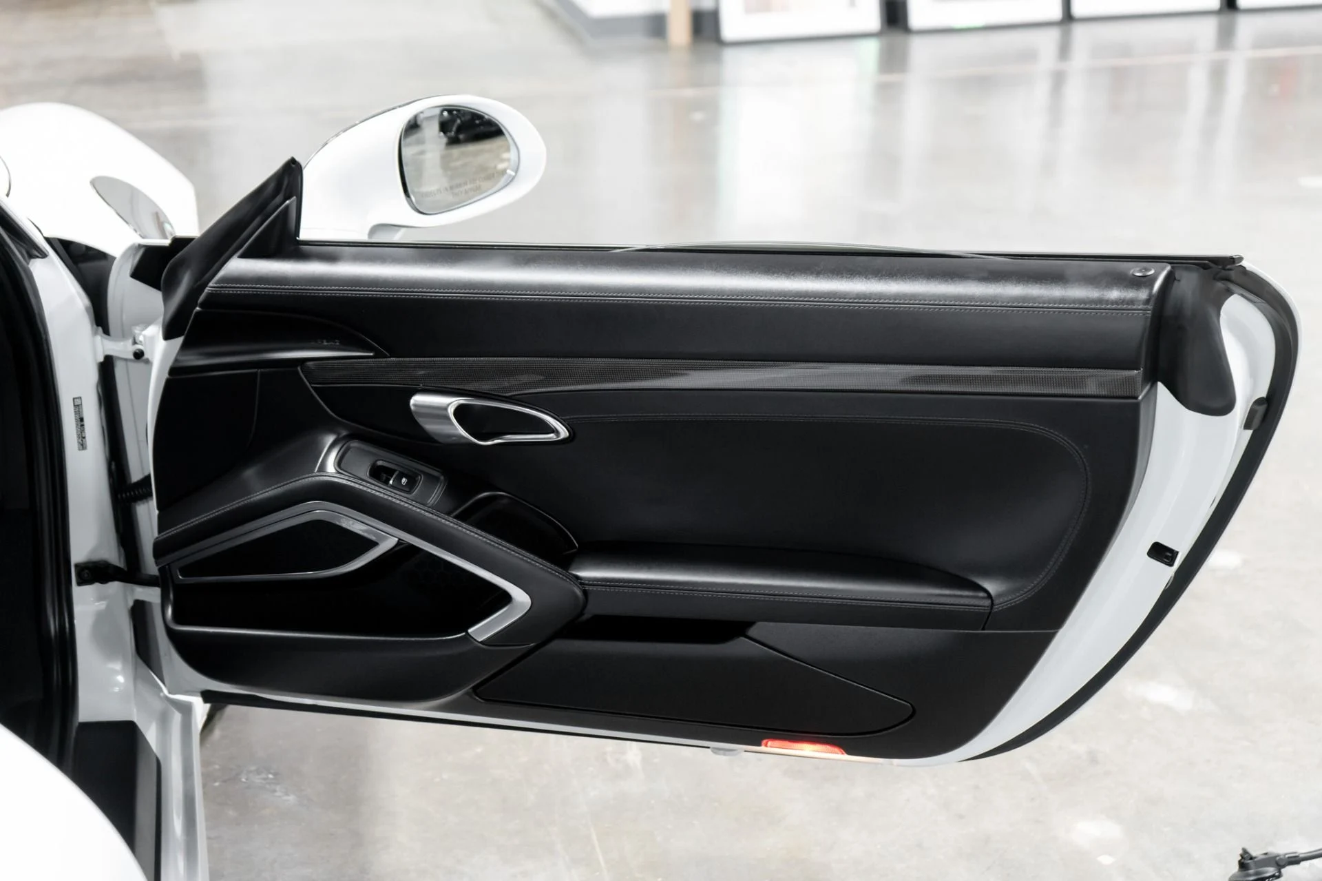 mph030_3991919103_Used_2016_Porsche_911_Turbo_S_1757446790_b2040adbfe