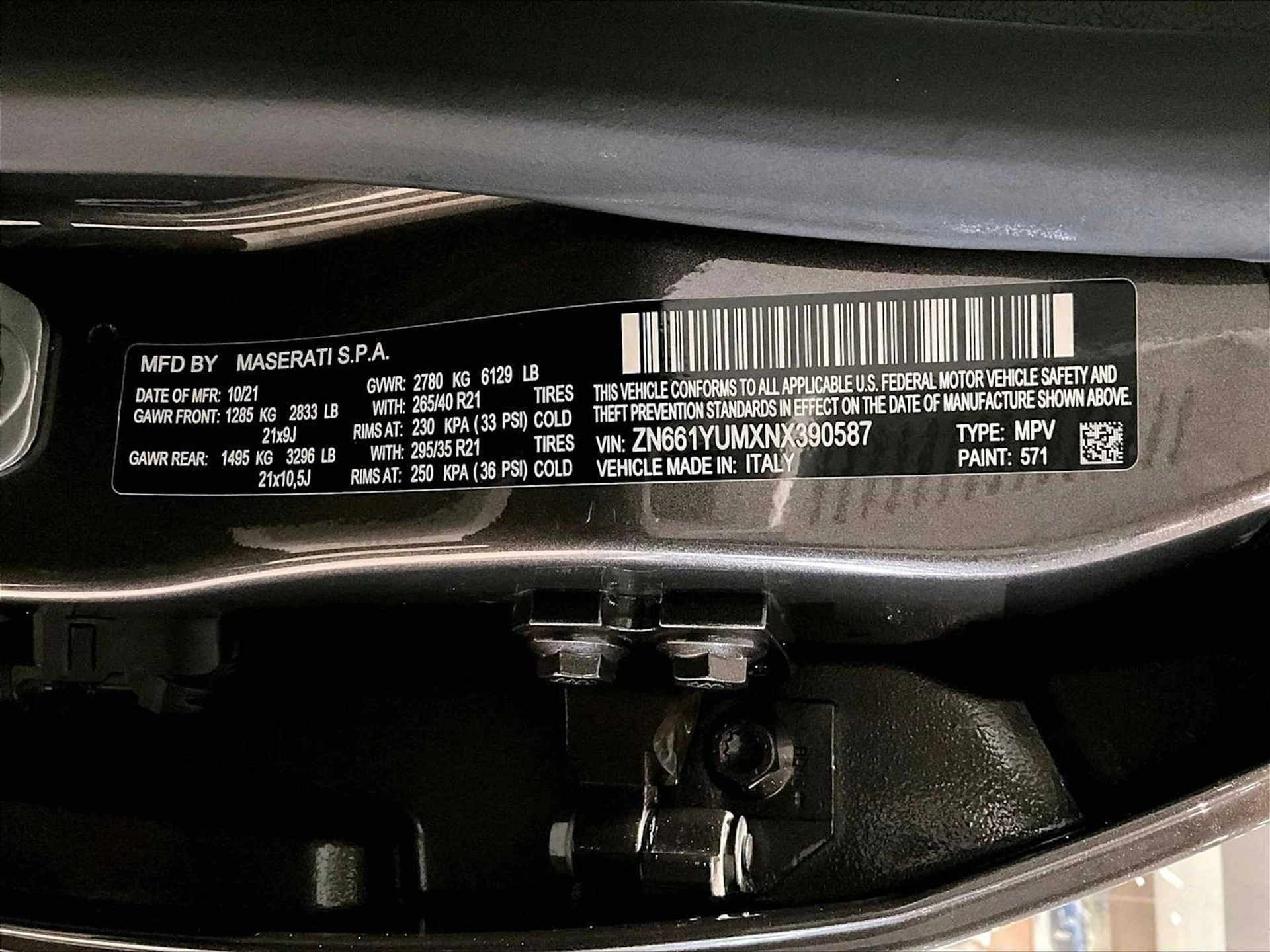 mph030_4001610371_420f2c04b52c9d2c8007208dae72749dx_67b7103b26