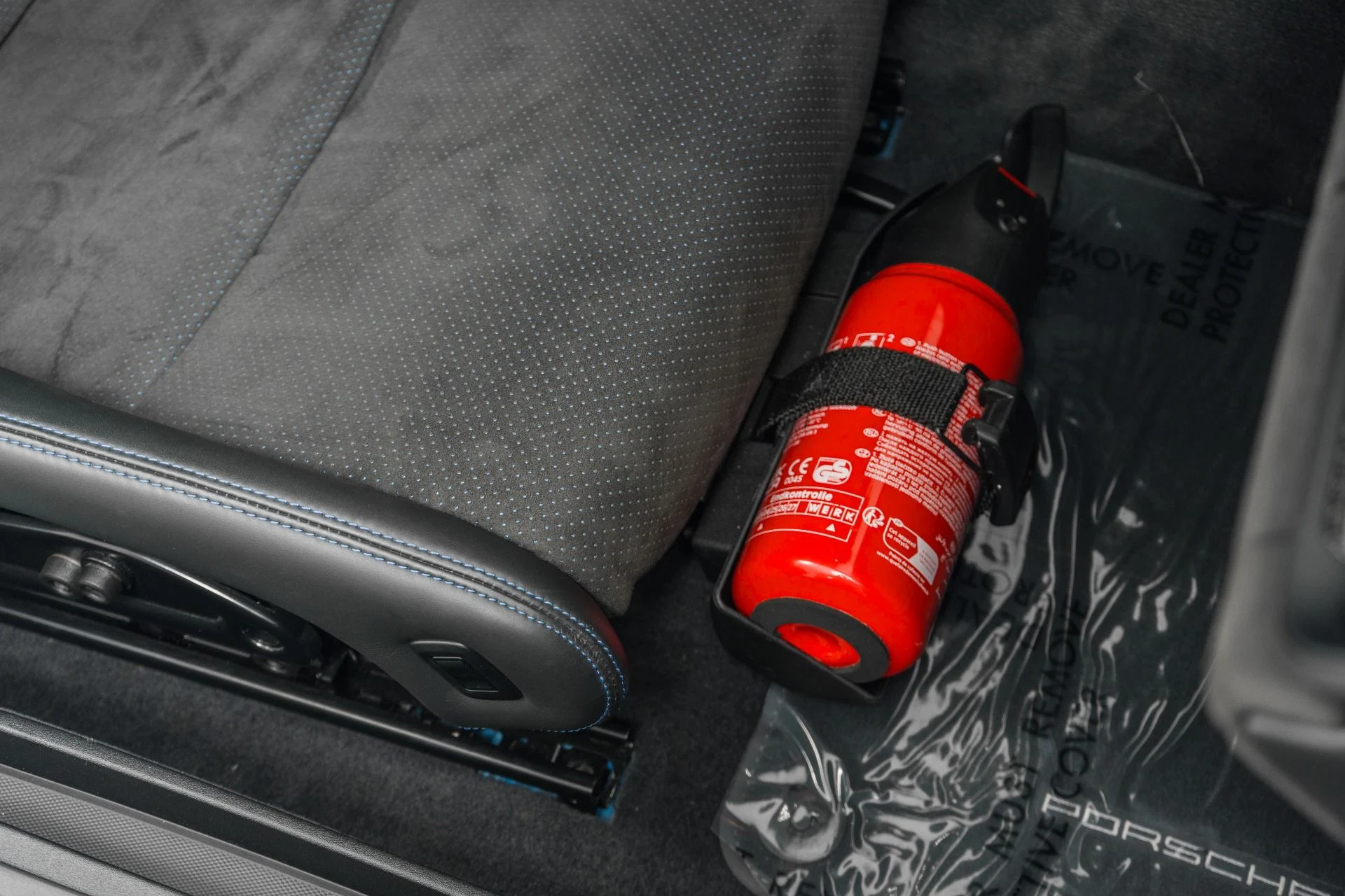 mph030_400238884_Used_2022_Porsche_911_GT_3_Carbon_Buckets_Blue_Stitching_and_Belts_1768487811_3d2cdf698e