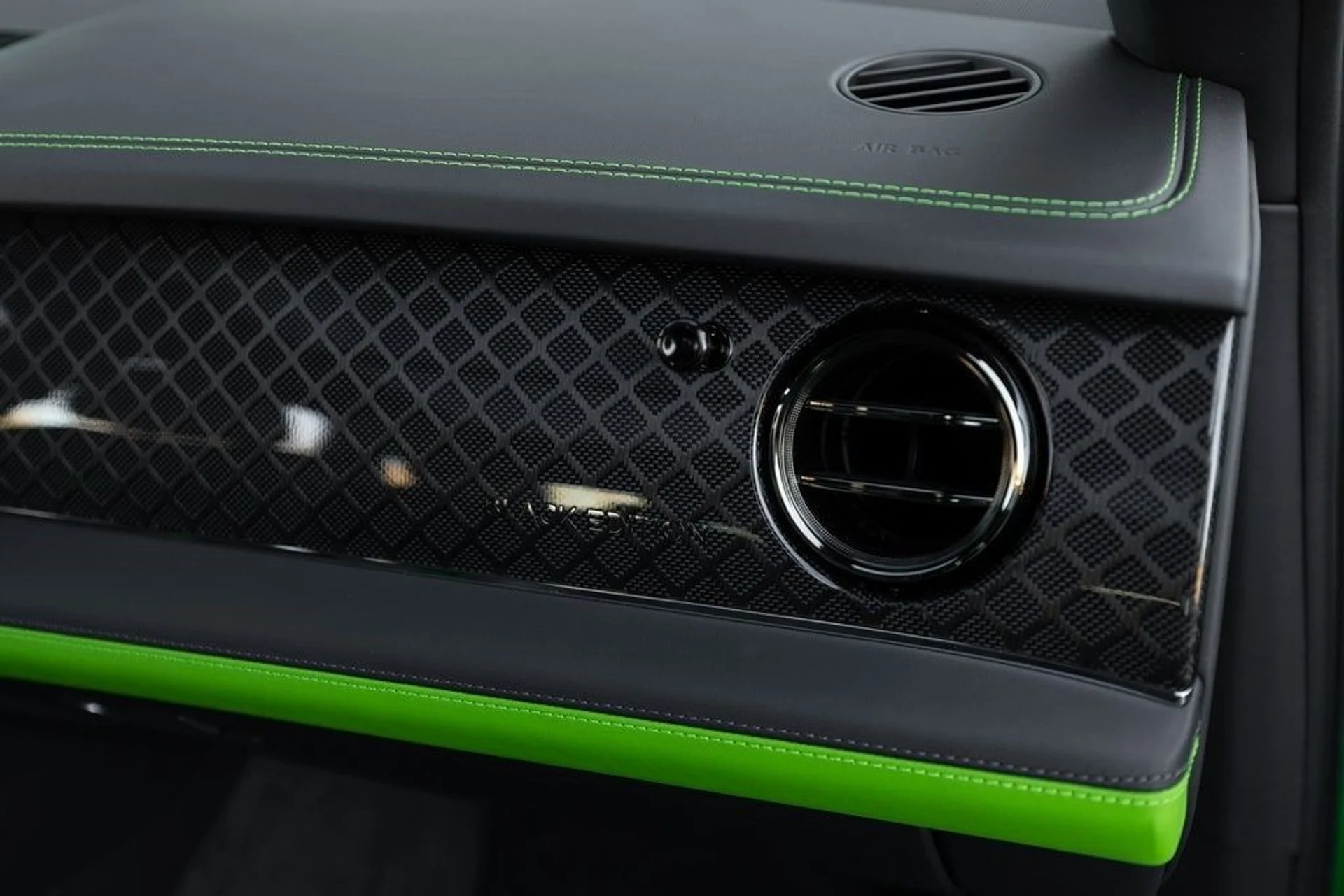 mph030_4021568690_5c2ae23bb957d9267d9c8491bb1a224fx_87c774439f