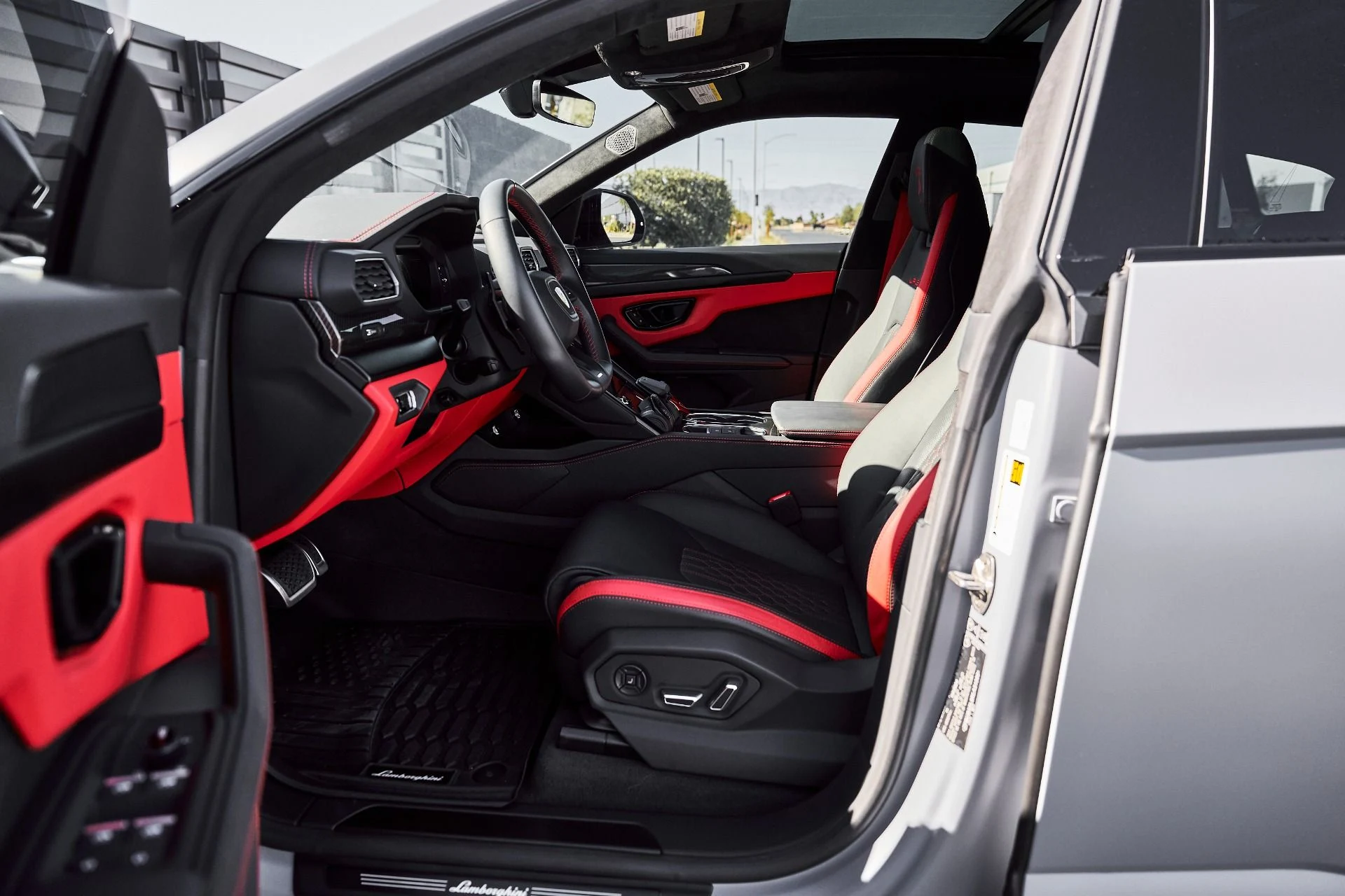 mph030_4025455400_Used_2024_Lamborghini_Urus_S_1779209042_7e64b5c8d6