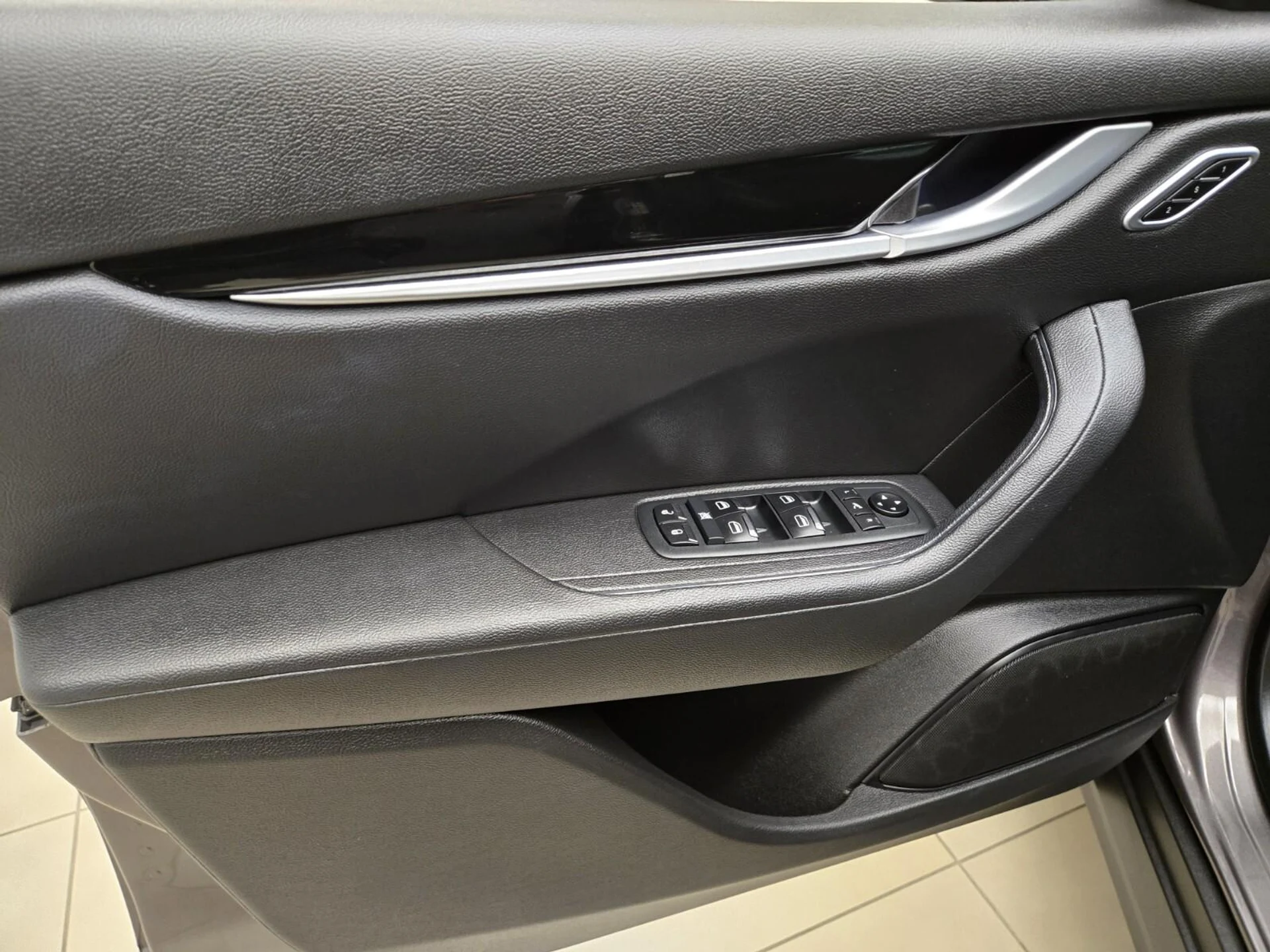 mph030_4027472703_Used_2022_Maserati_Levante_GT_1777355411_b8abf0acd8