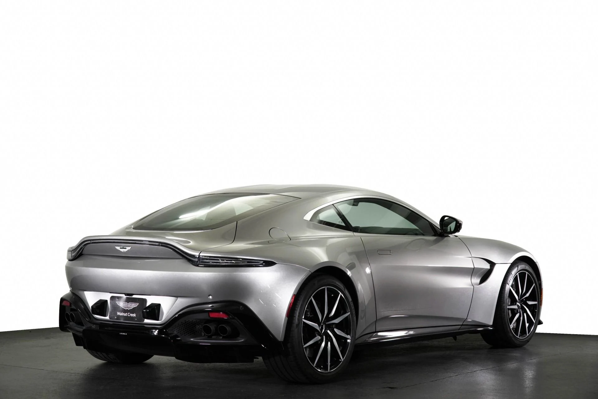 mph030_4032002342_Used_2023_Aston_Martin_Vantage_1770366808_d587130d5a