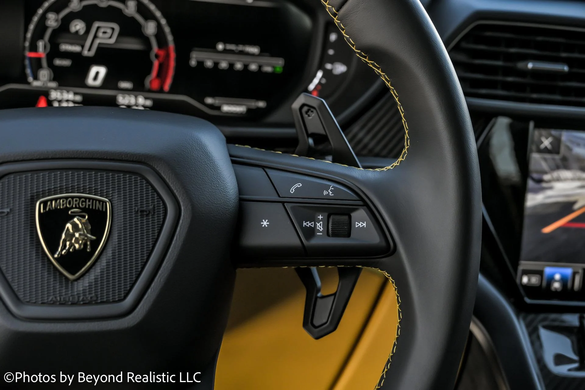 mph030_4032357396_Used_2024_Lamborghini_Urus_S_1769420568_9fba9bd6c7