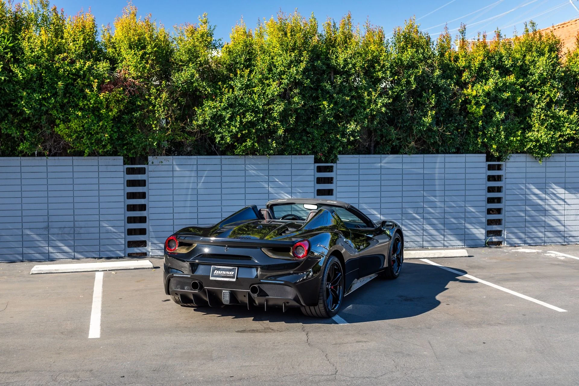 mph030_4038459149_Used_2018_Ferrari_488_Spider_1701972856_d0380103ec