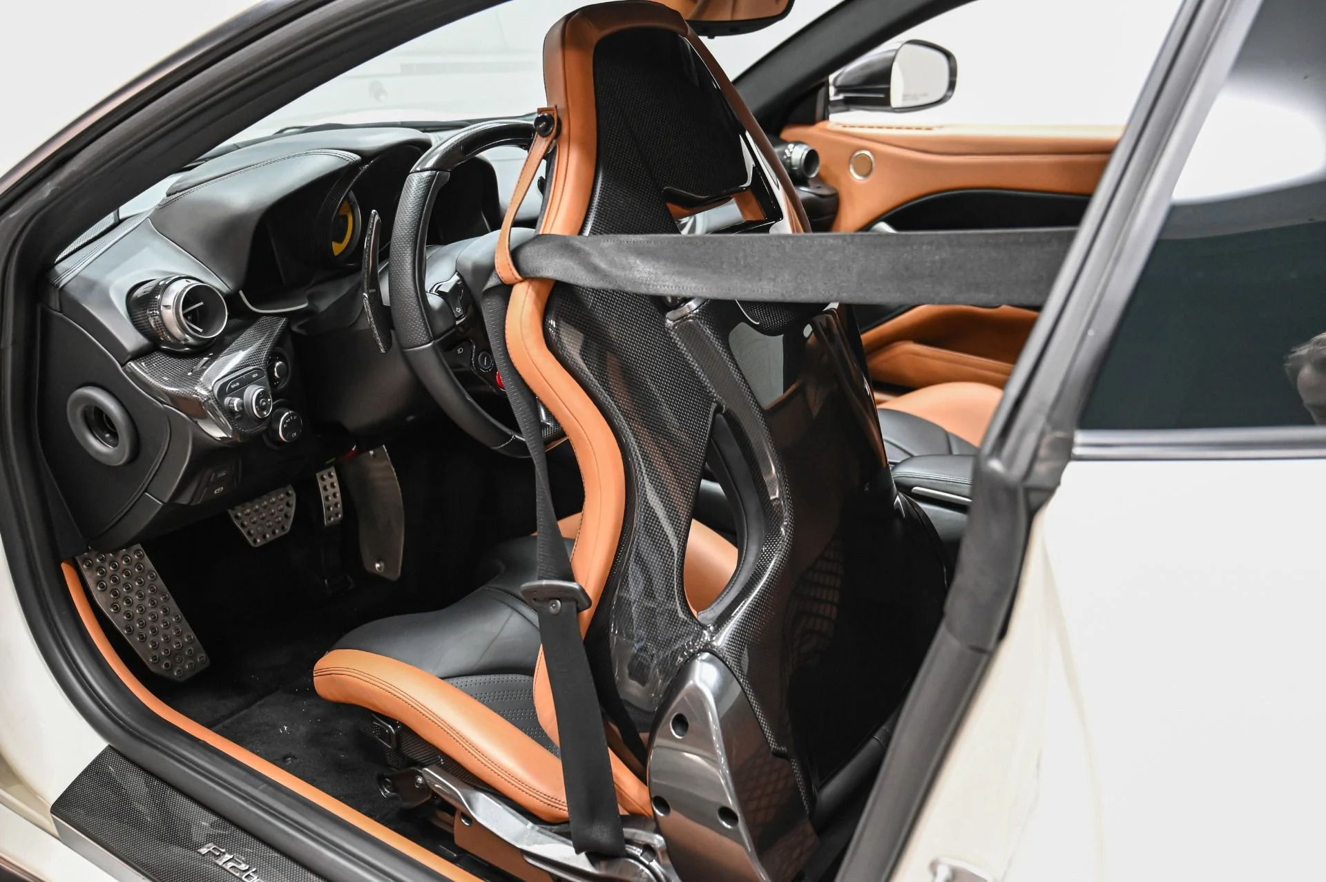 mph030_4040370851_Used_2015_Ferrari_F12_Berlinetta_1770858306_04c14d69cb