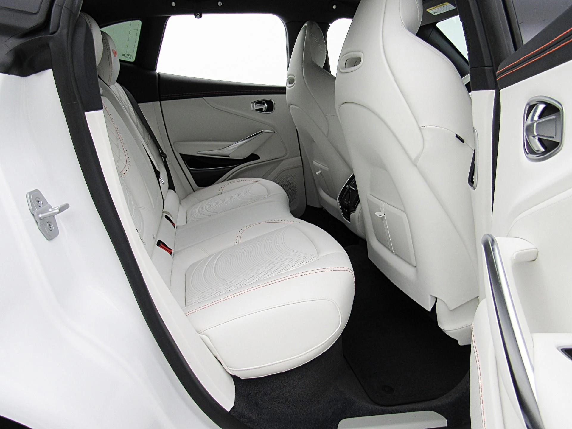 mph030_4059022303_Used_2023_Aston_Martin_DBX_707_341af53a97
