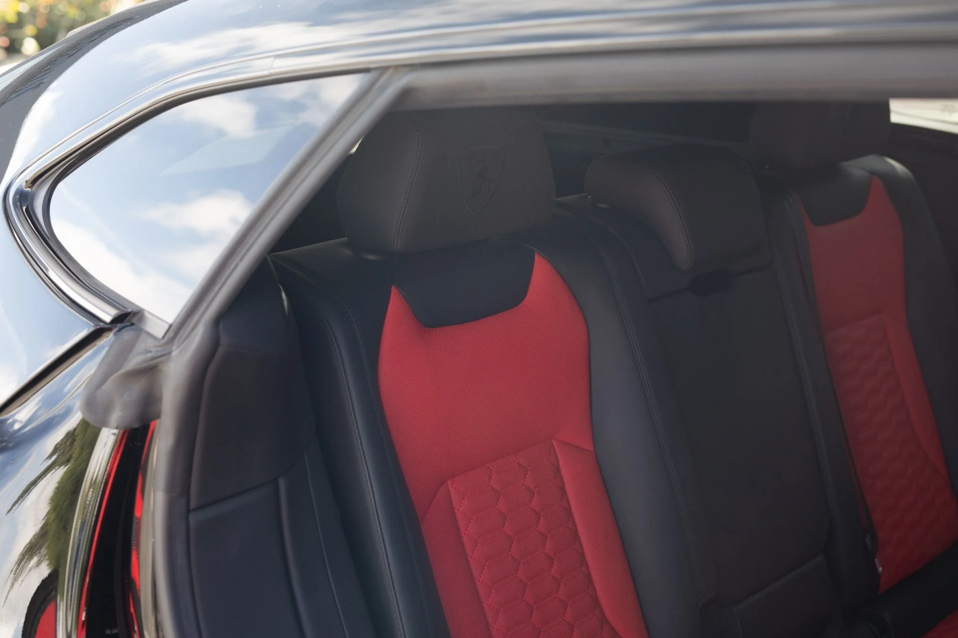 mph030_4071049514_Used_2020_Lamborghini_Urus_1739815981_8ba32d8ae1