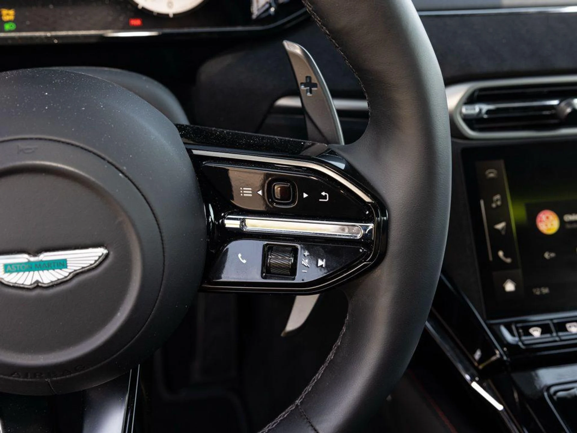 mph030_4076664967_504556717_69c7d5e2be5600699b471ffa_eca34a7166