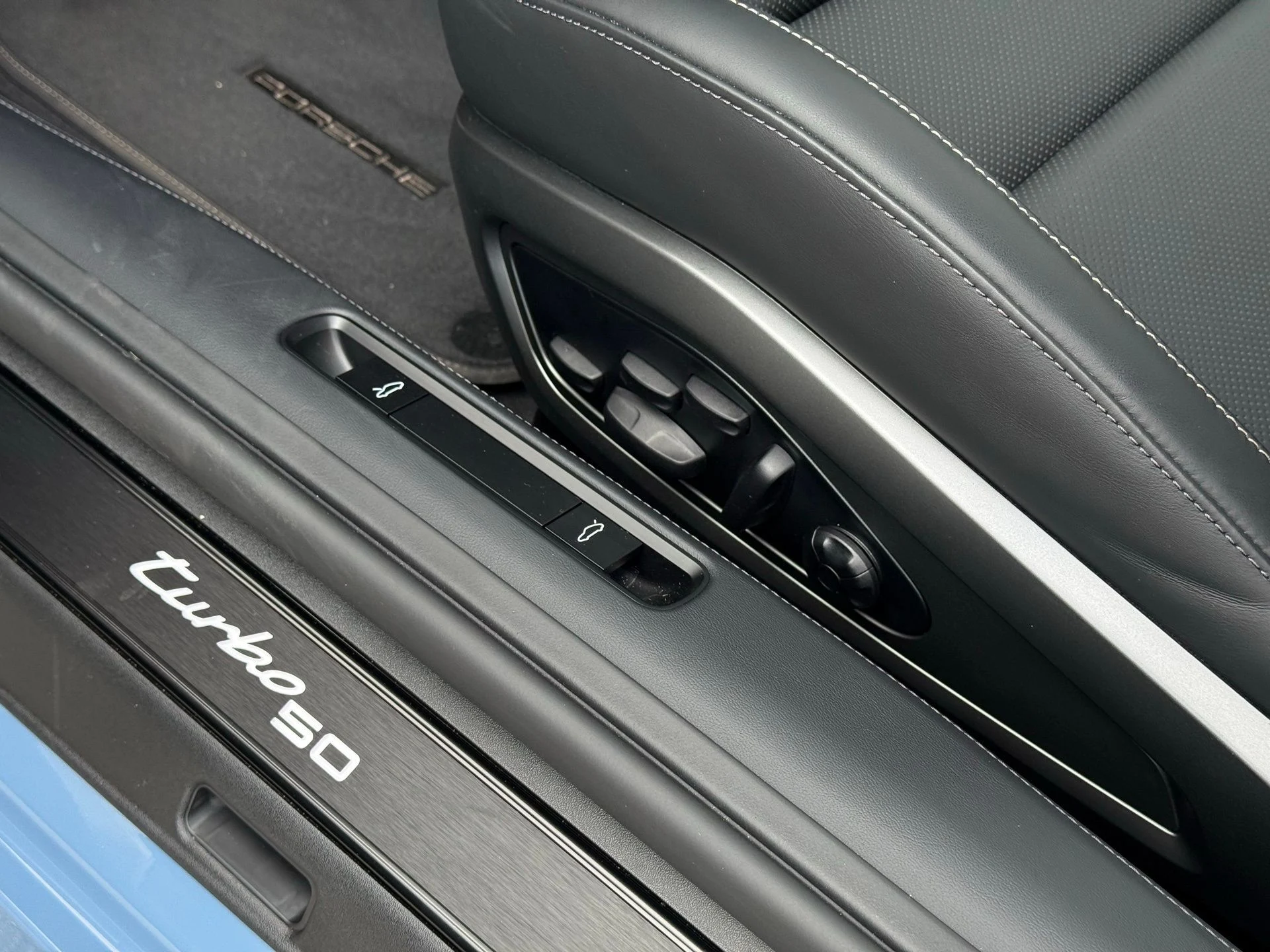 mph030_4080466187_f68e81079d3e8bb91dc41e810405770b_9bab37a1cb