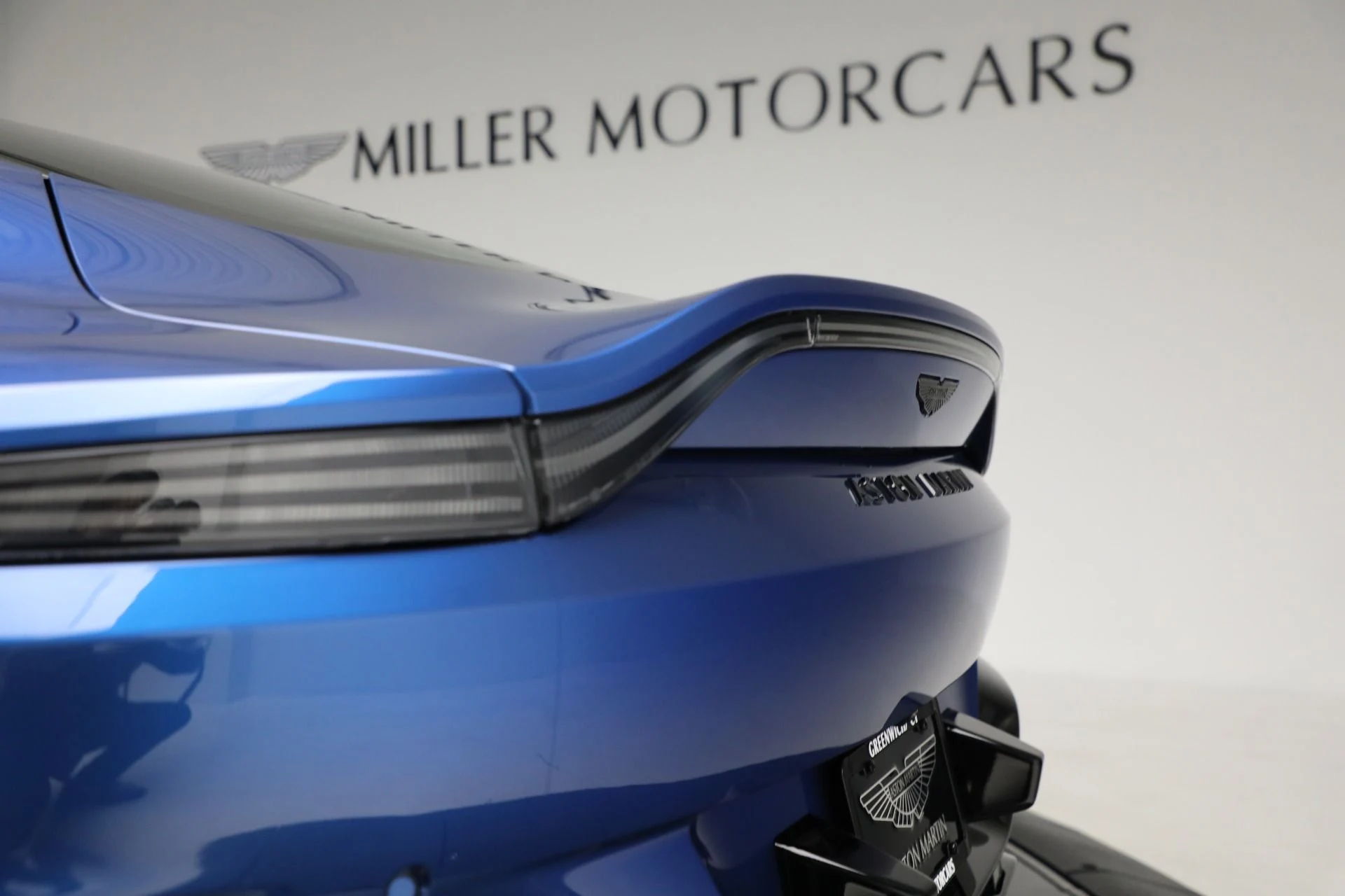 mph030_4082210870_Used_2025_Aston_Martin_Vantage_1744376582_ac555509e2