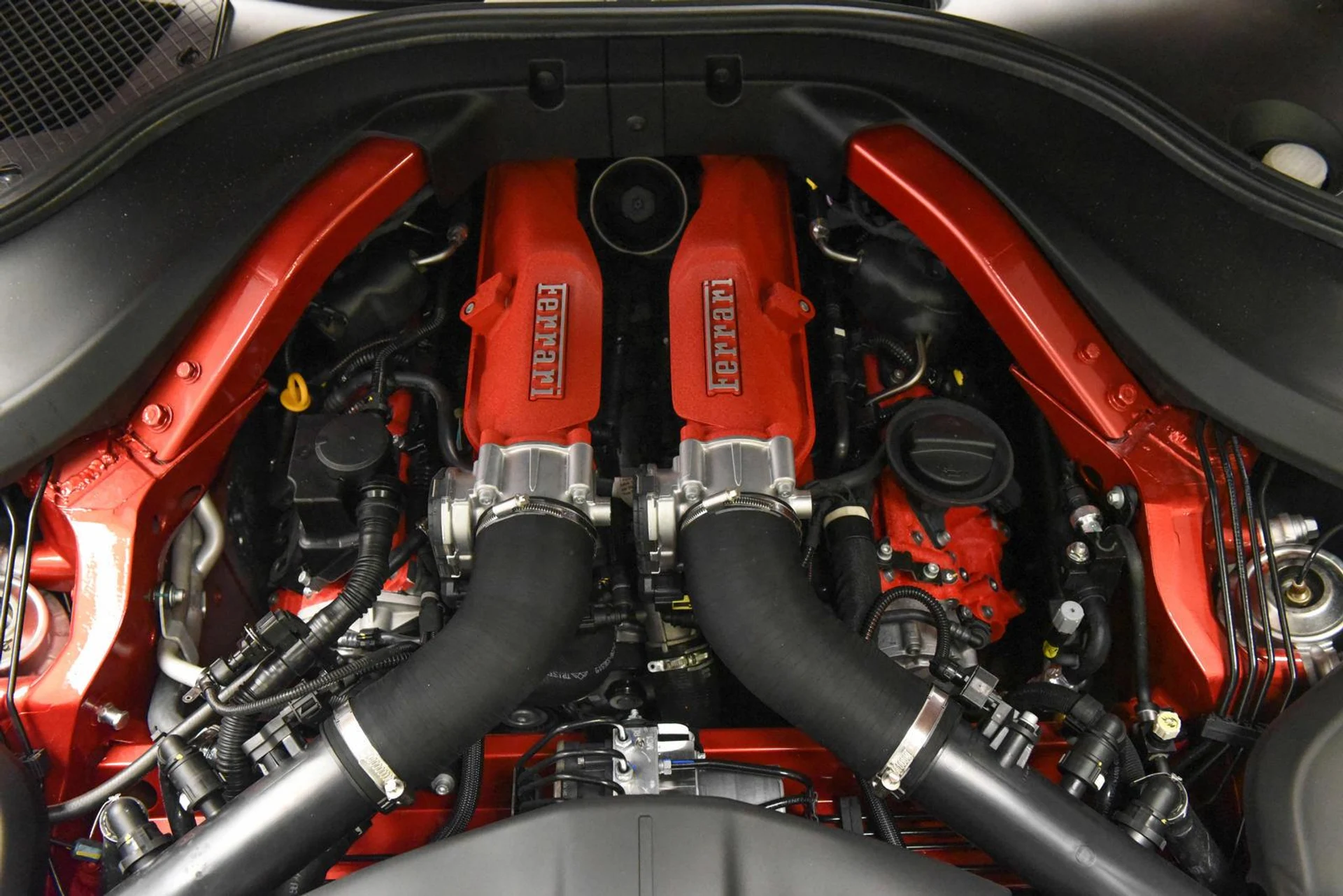 mph030_408766066_Used_2019_Ferrari_Portofino_1739350985_cc129179e9